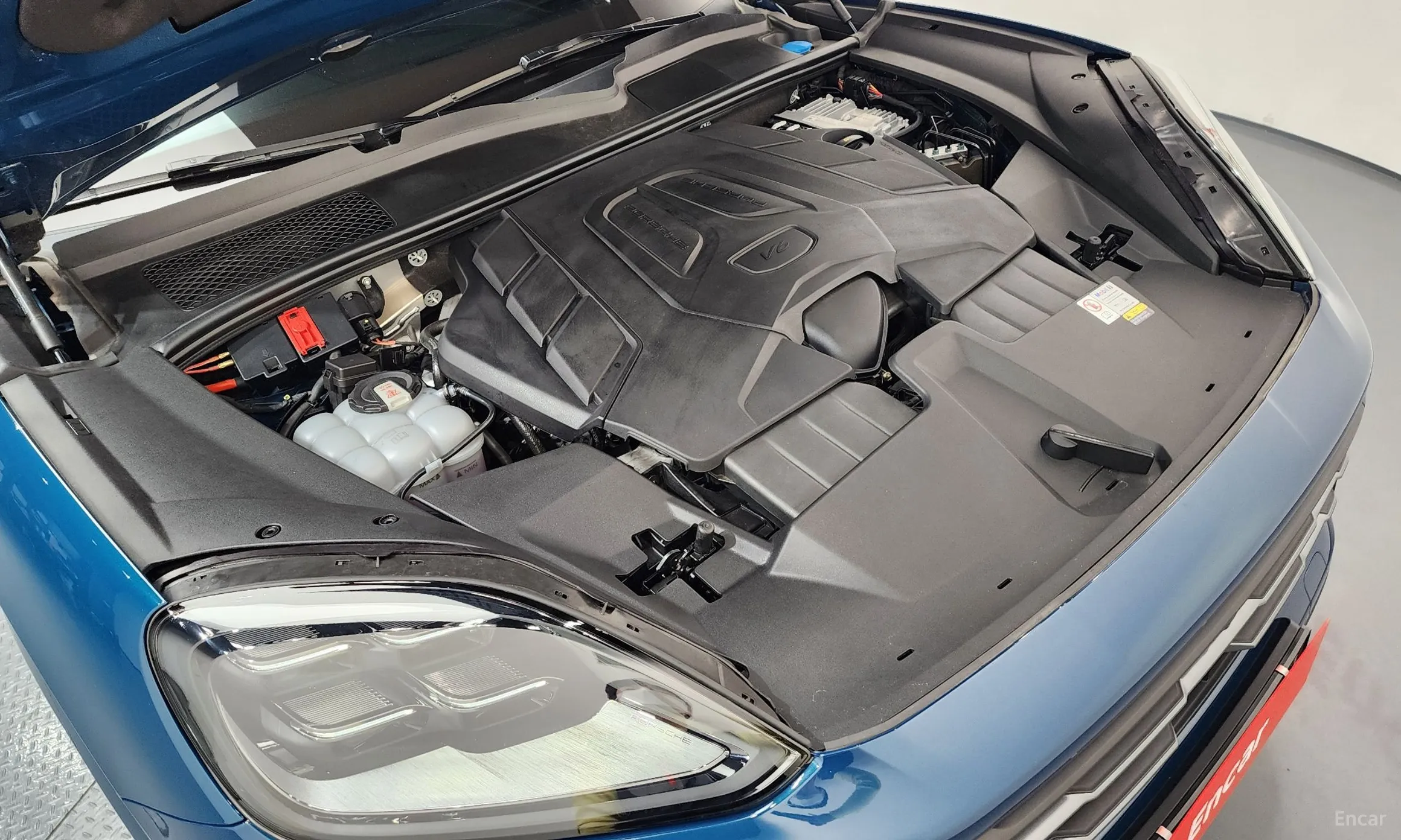 Porsche Cayenne (PO536) превью 6