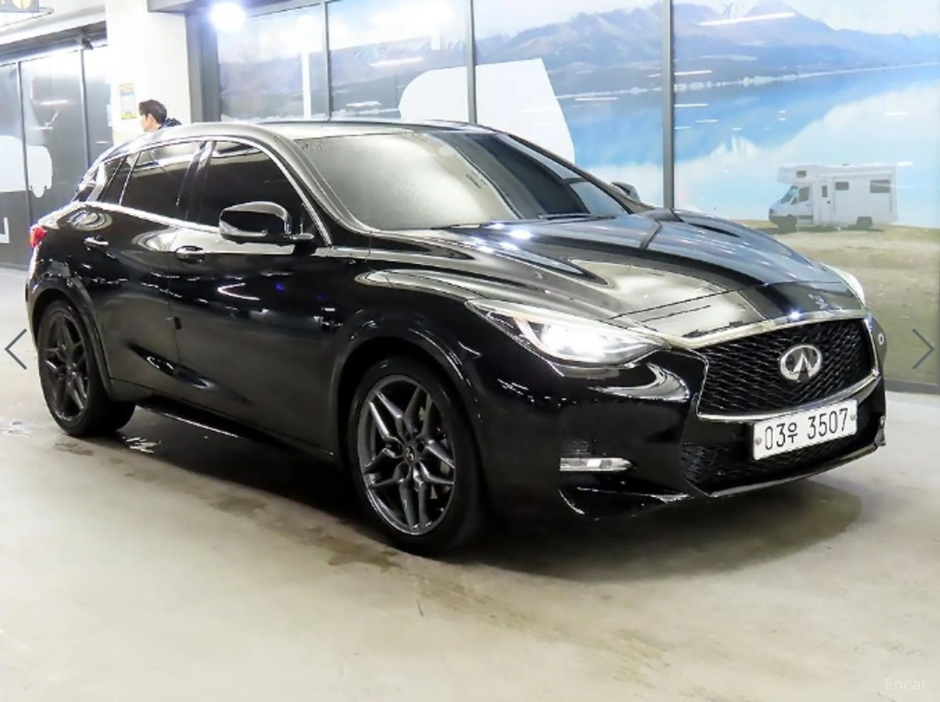 Infiniti Q30