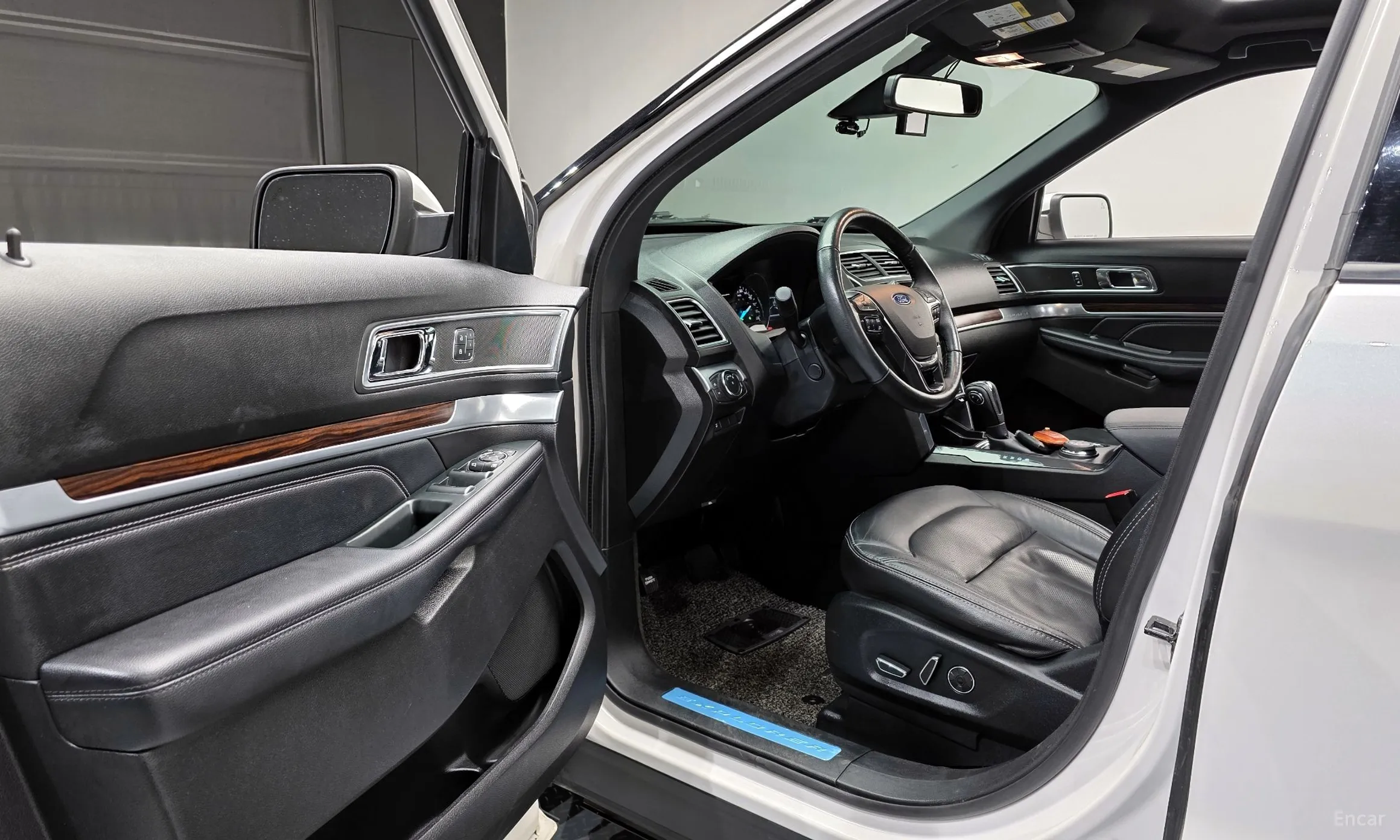 Ford Explorer превью 11