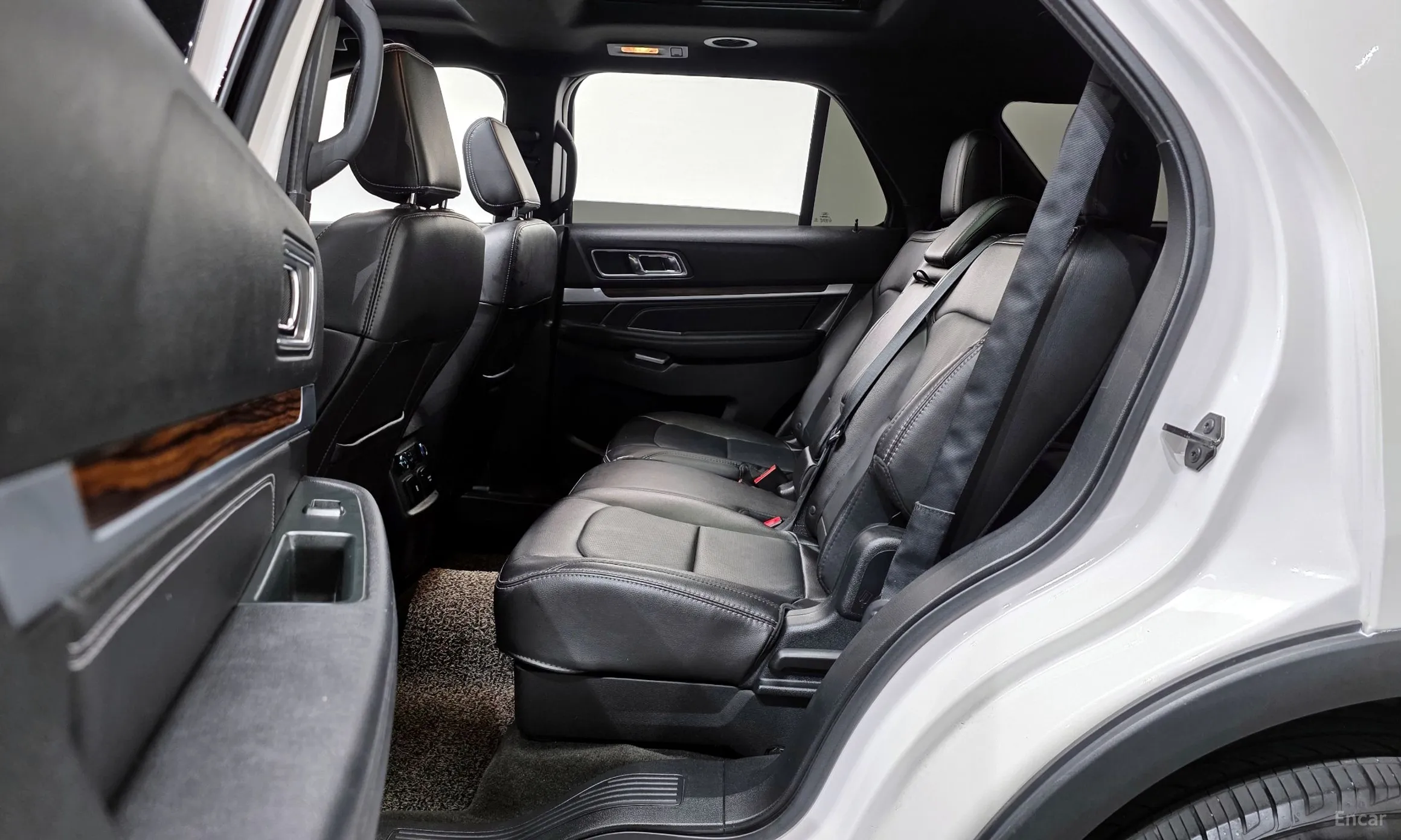 Ford Explorer превью 12