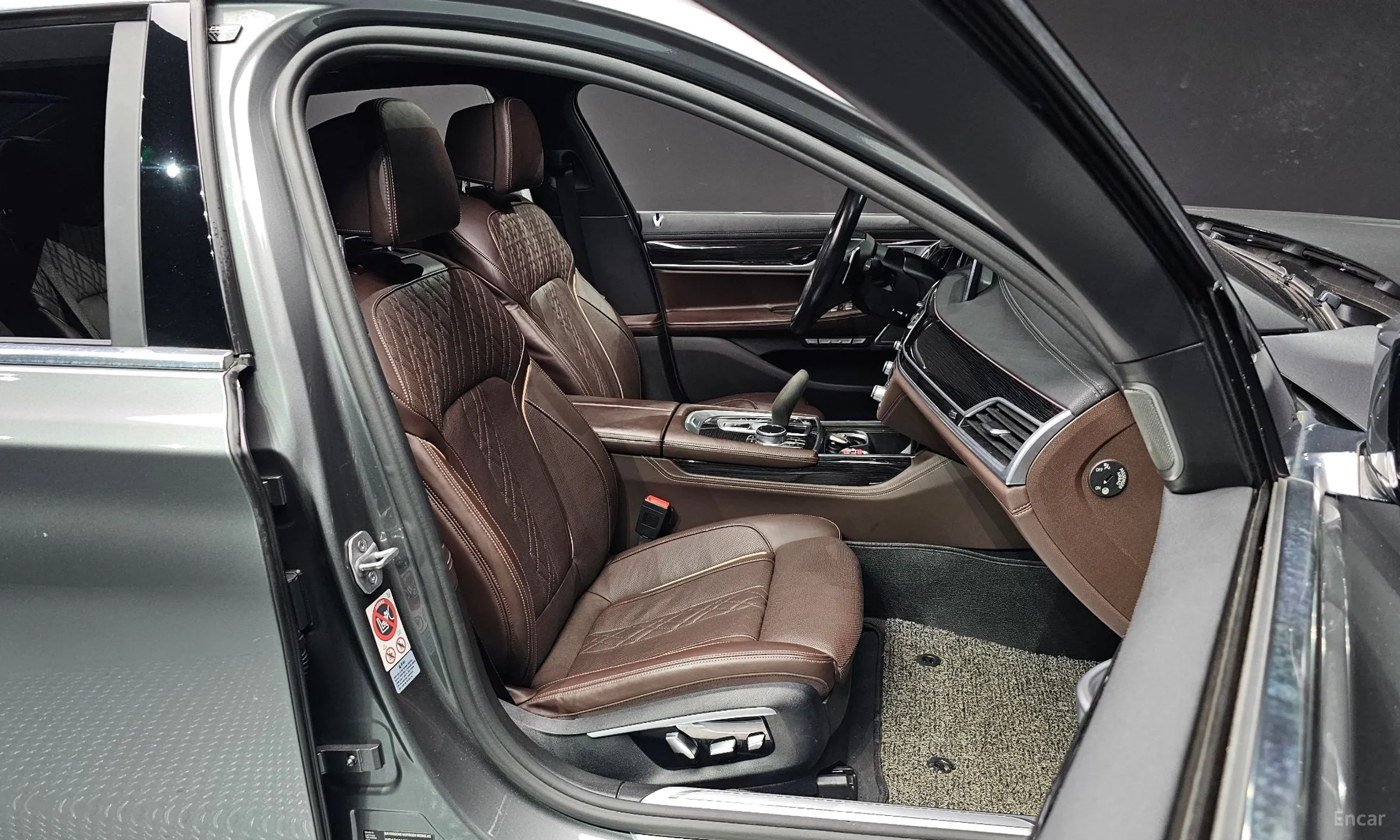 BMW 7 Series (G11) превью 10