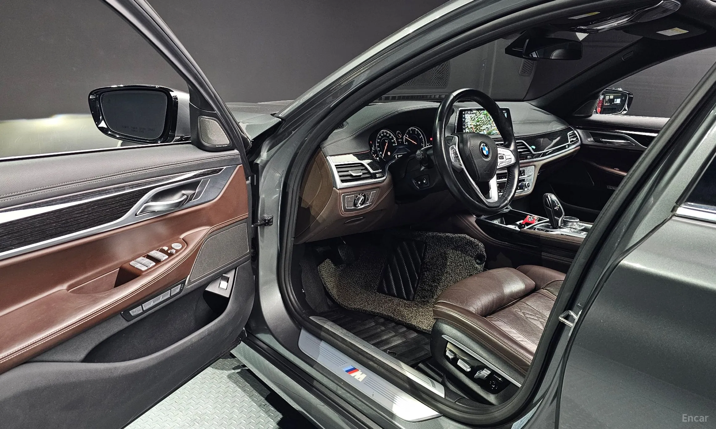 BMW 7 Series (G11) превью 12