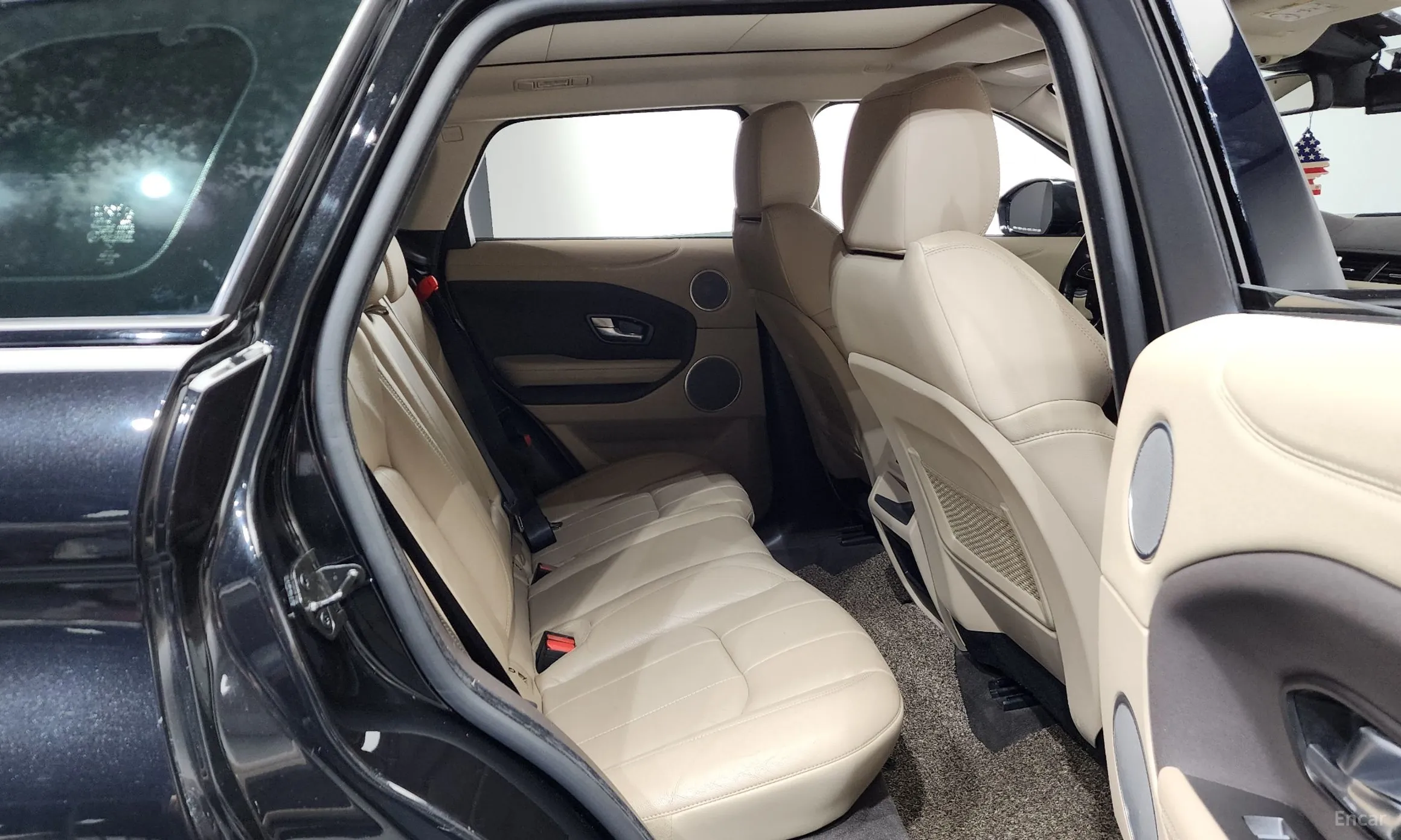 Land Rover Range Rover Evoque превью 12