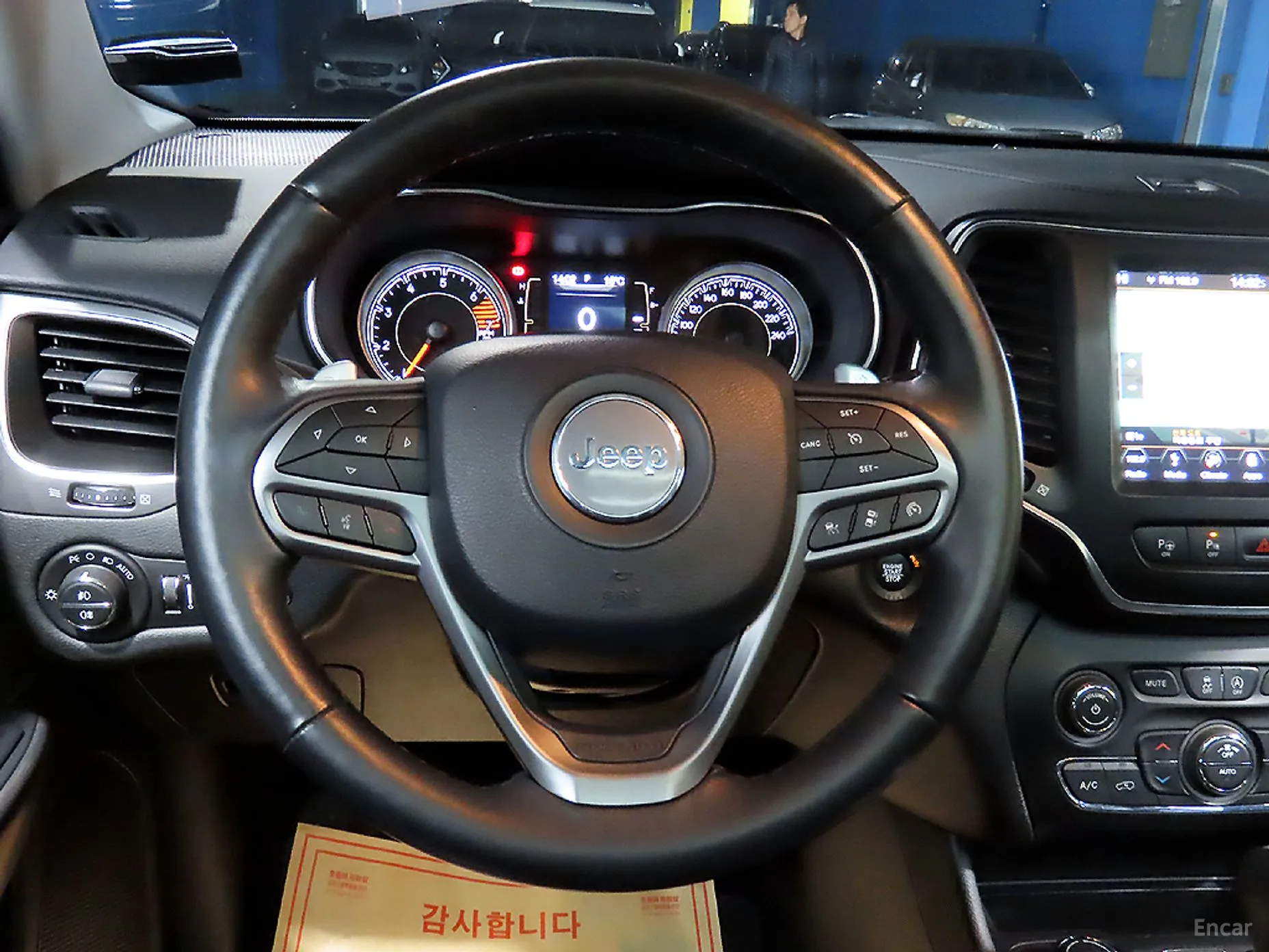 Jeep Cherokee (KL) превью 15