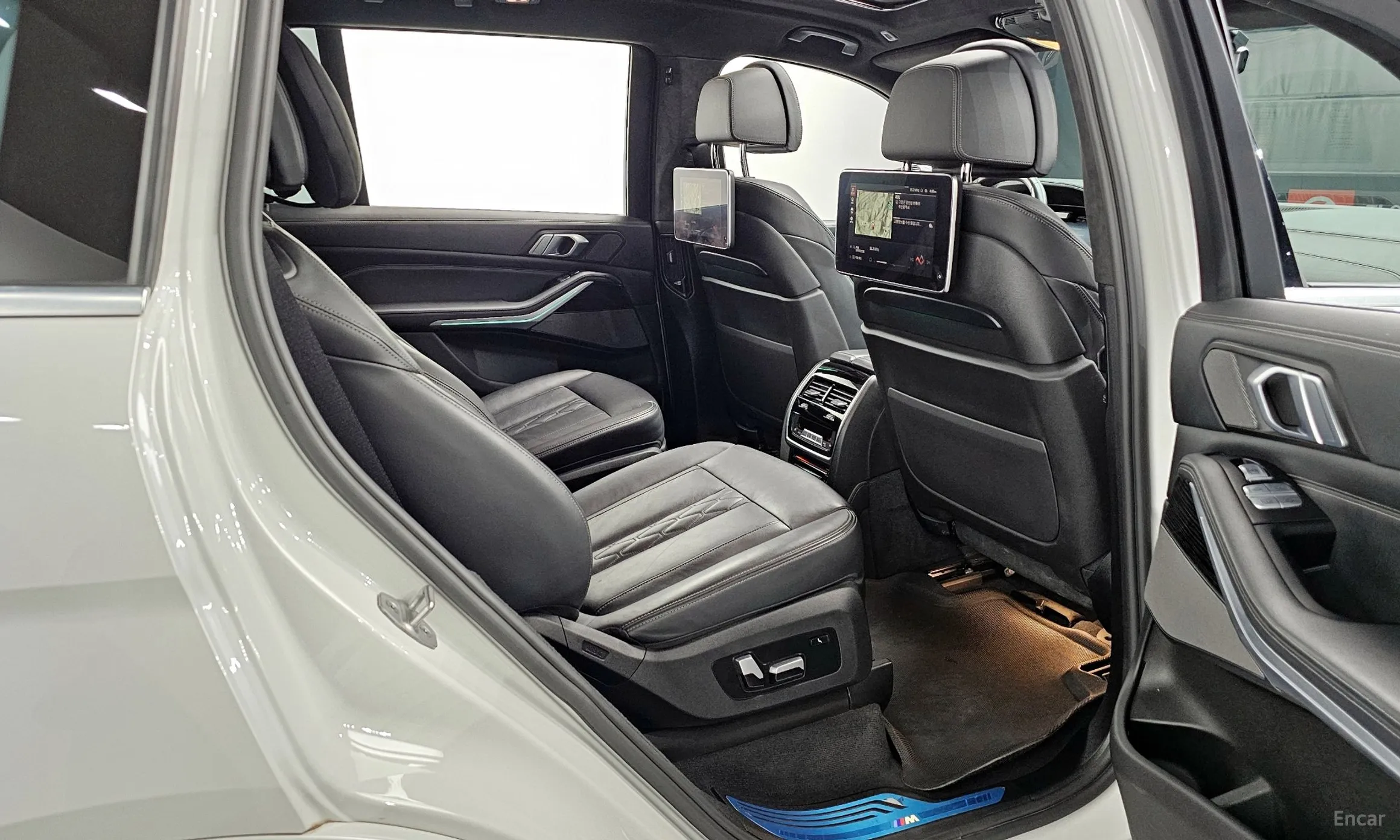 BMW X7 (G07) превью 12