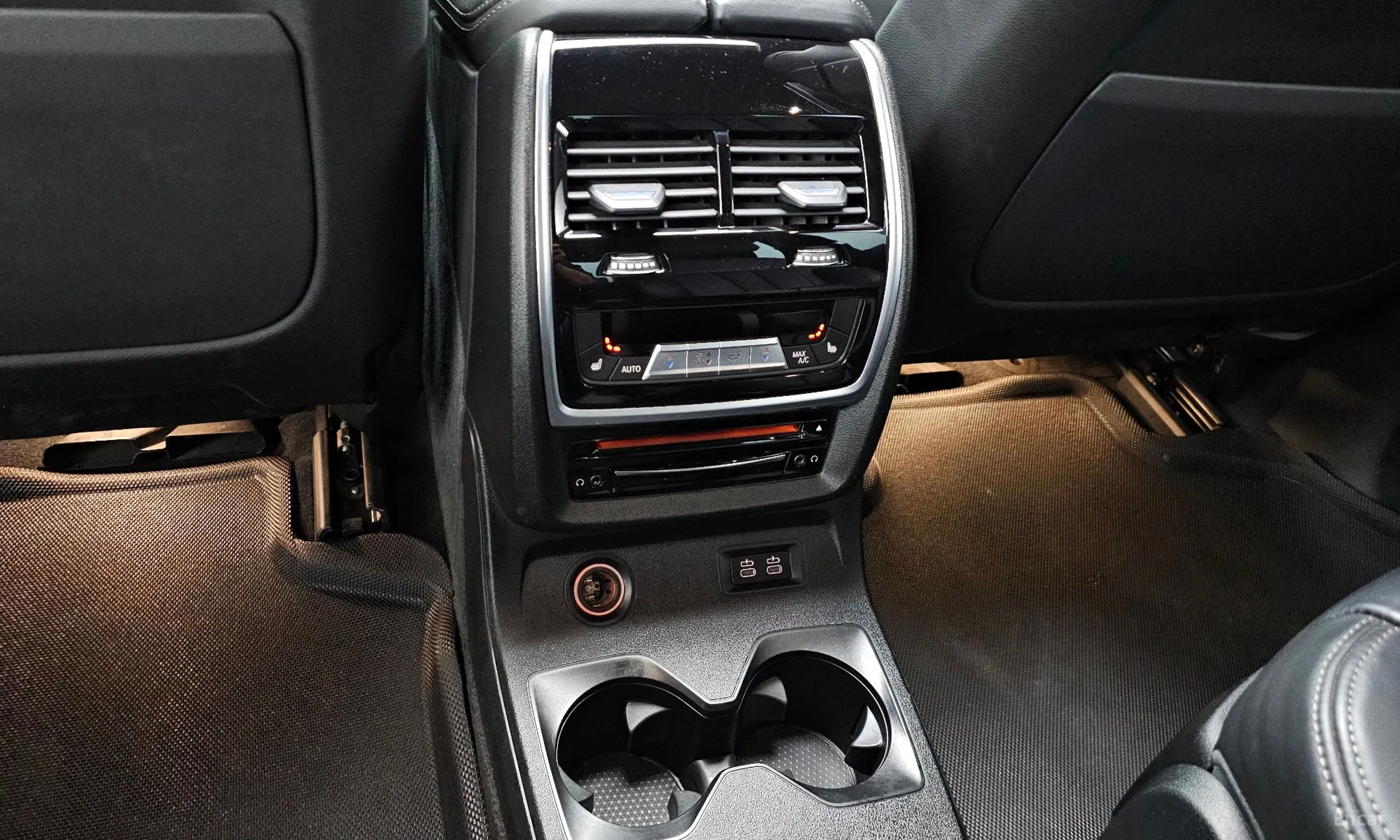 BMW X7 (G07) превью 18