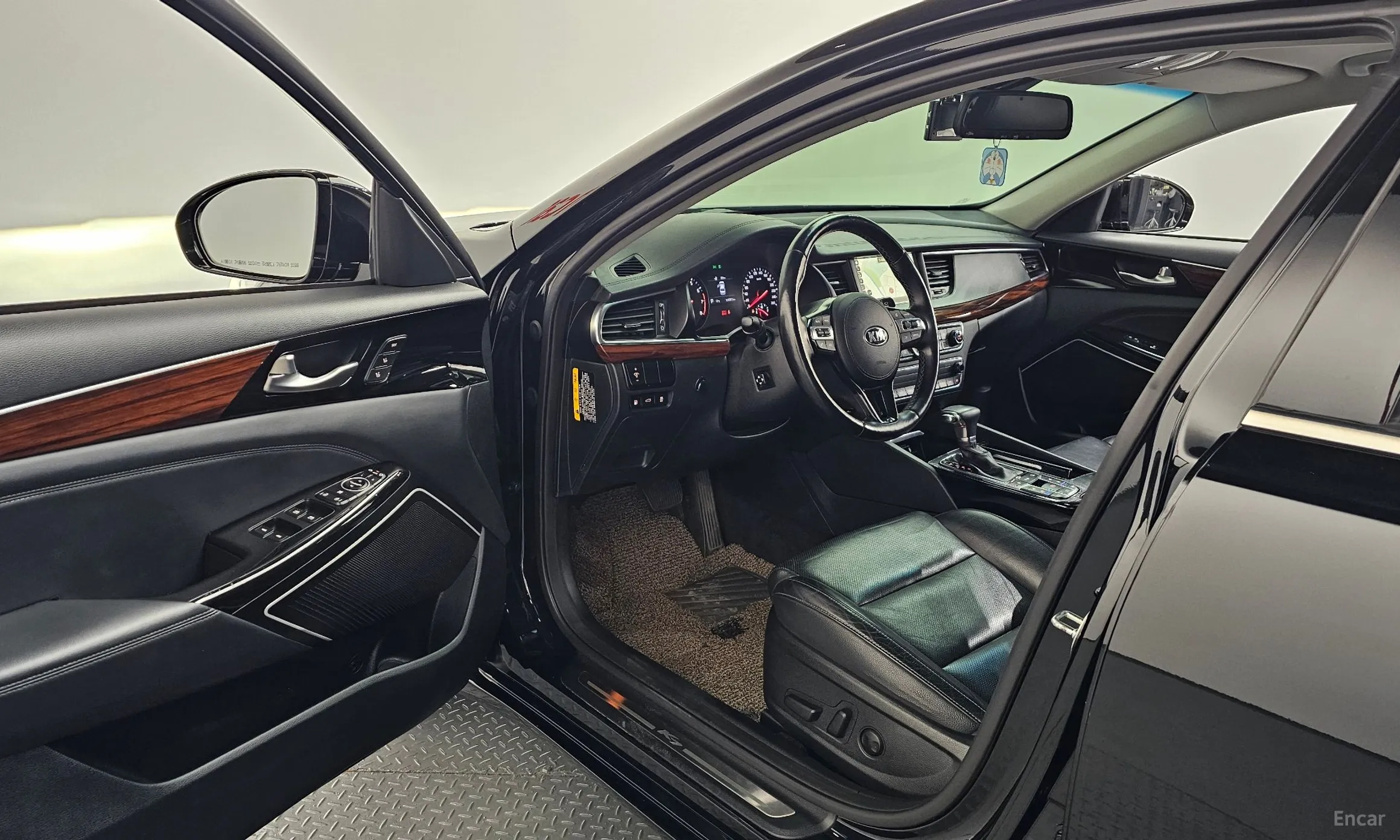 Kia K7 превью 10