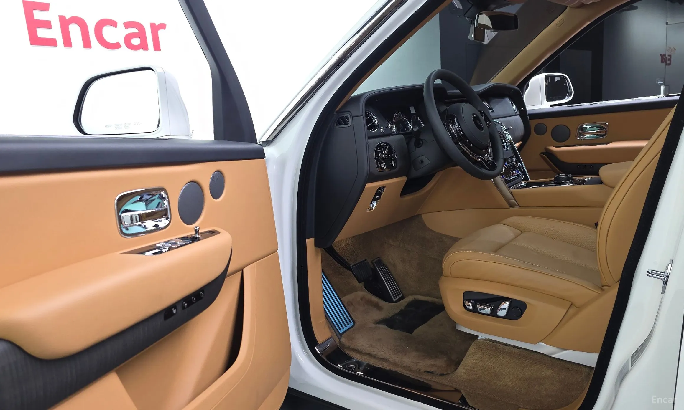 Rolls-Royce Cullinan превью 10