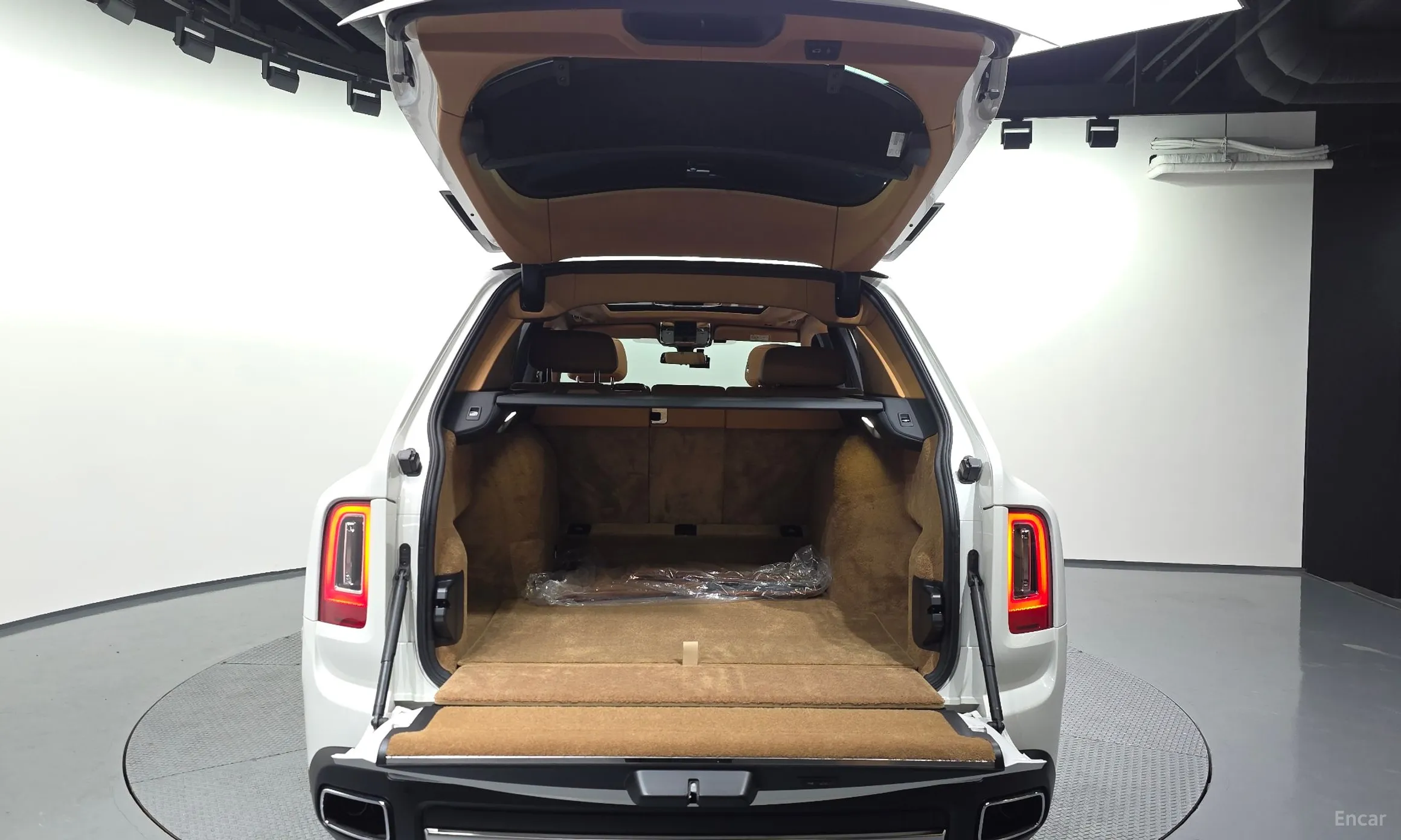 Rolls-Royce Cullinan превью 20