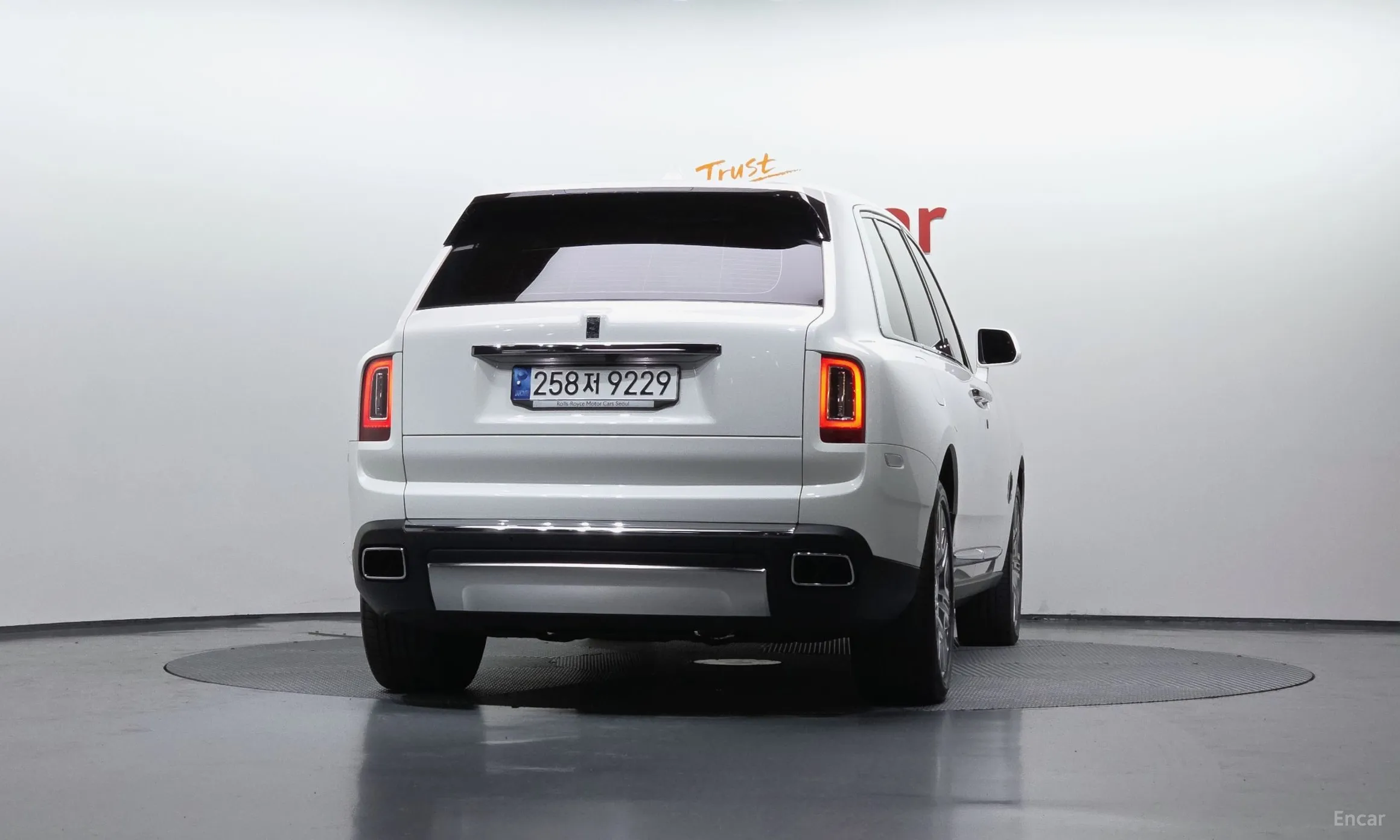 Rolls-Royce Cullinan превью 4