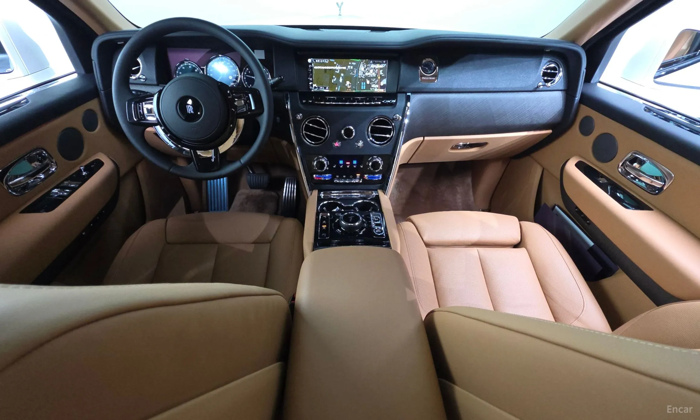 Rolls-Royce Cullinan превью 7