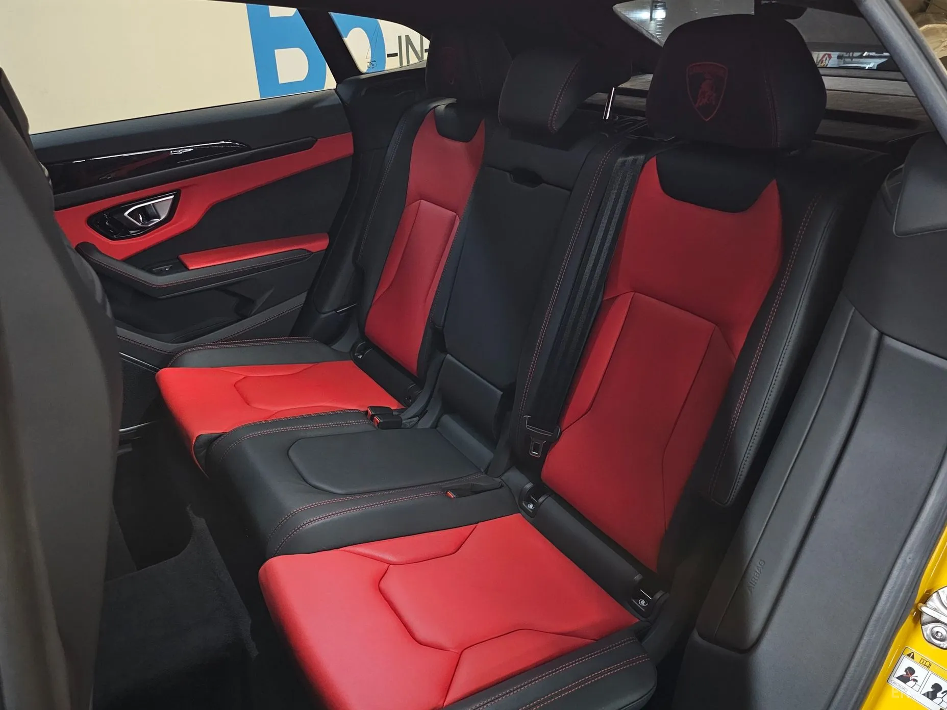 Lamborghini Urus превью 18