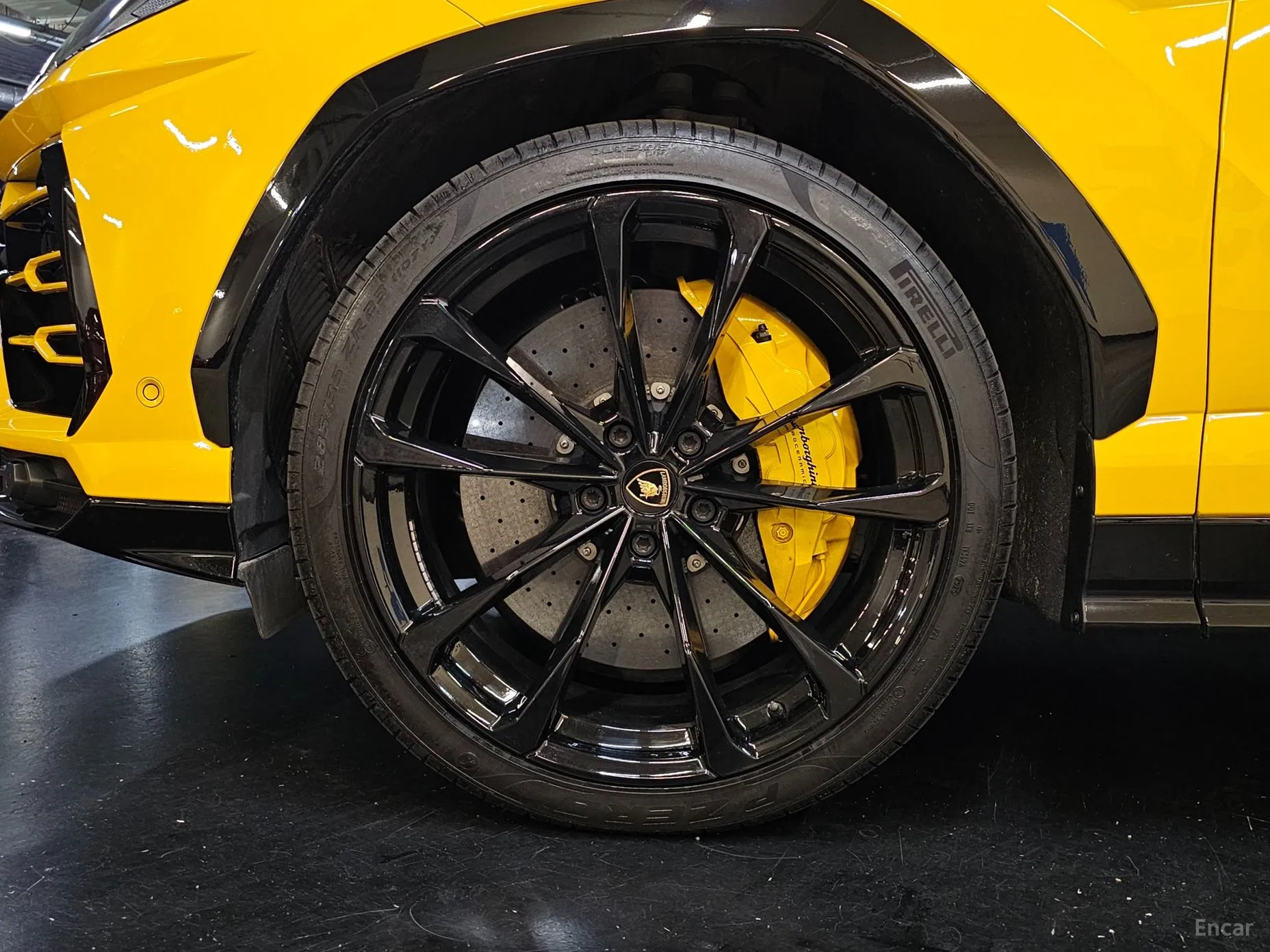 Lamborghini Urus превью 6