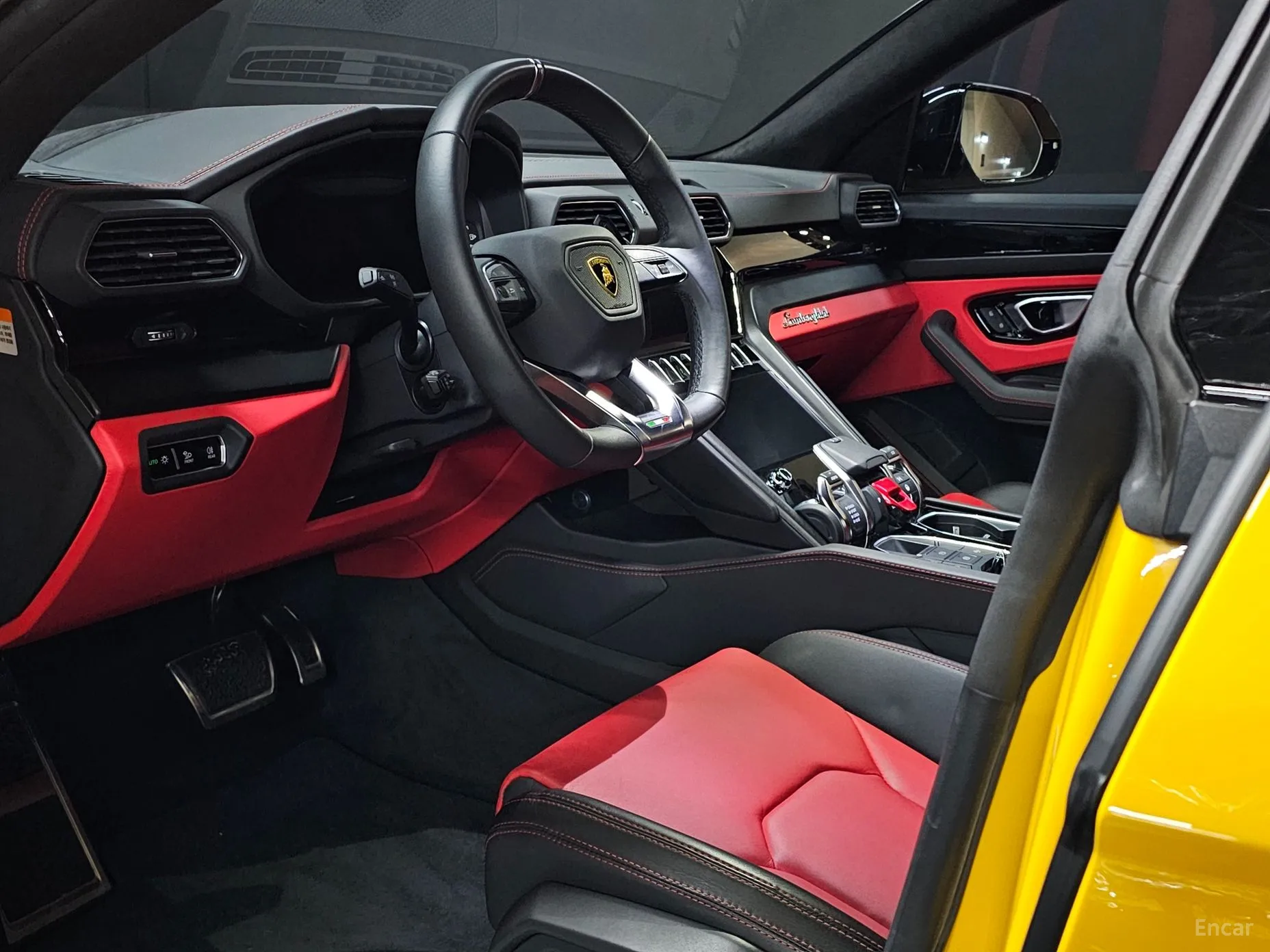 Lamborghini Urus превью 9