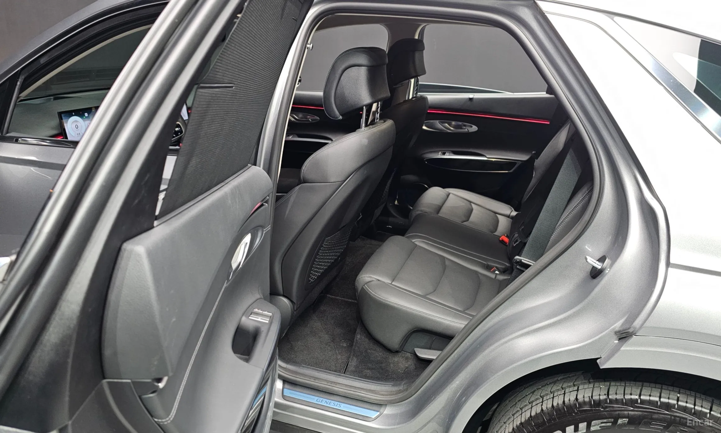 Genesis GV70 превью 13