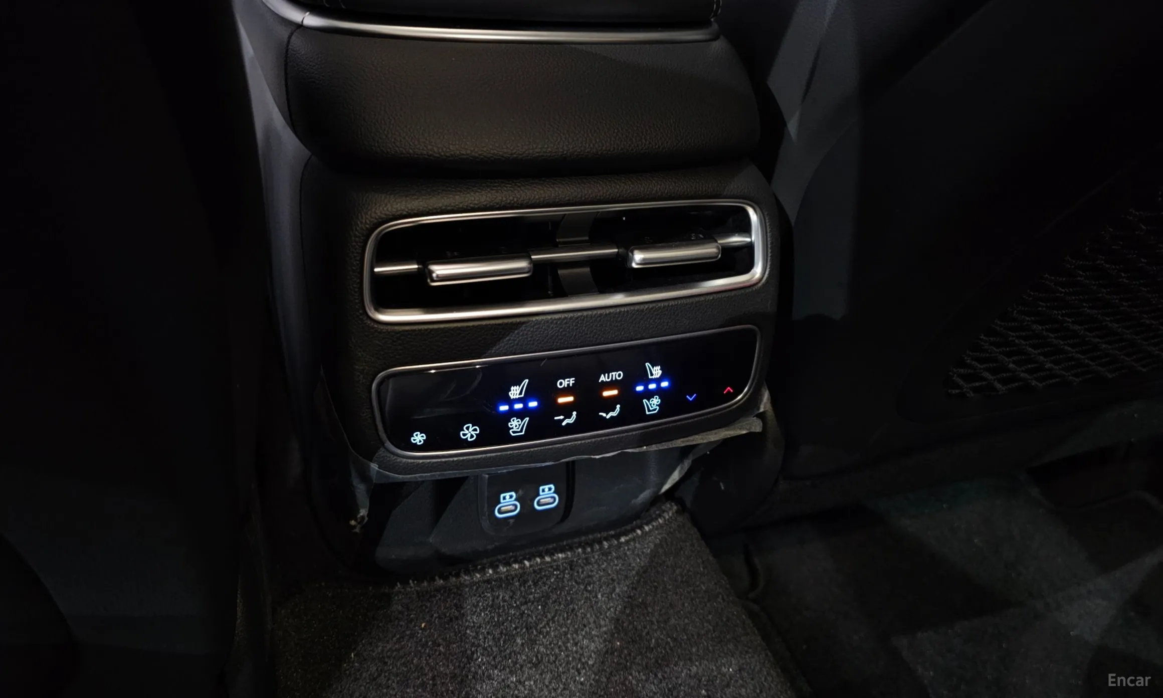 Genesis GV70 превью 19