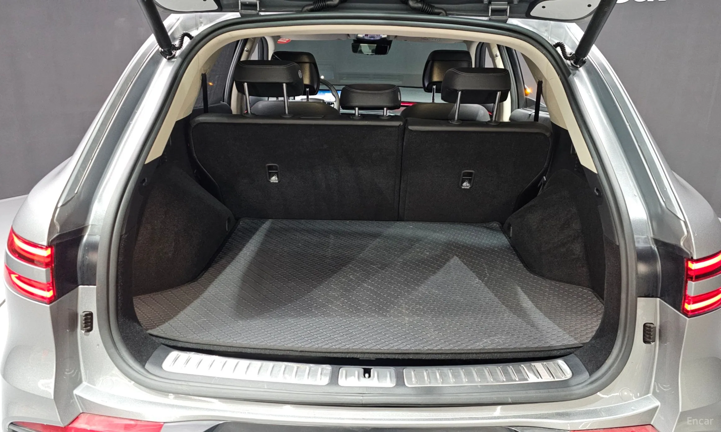 Genesis GV70 превью 20