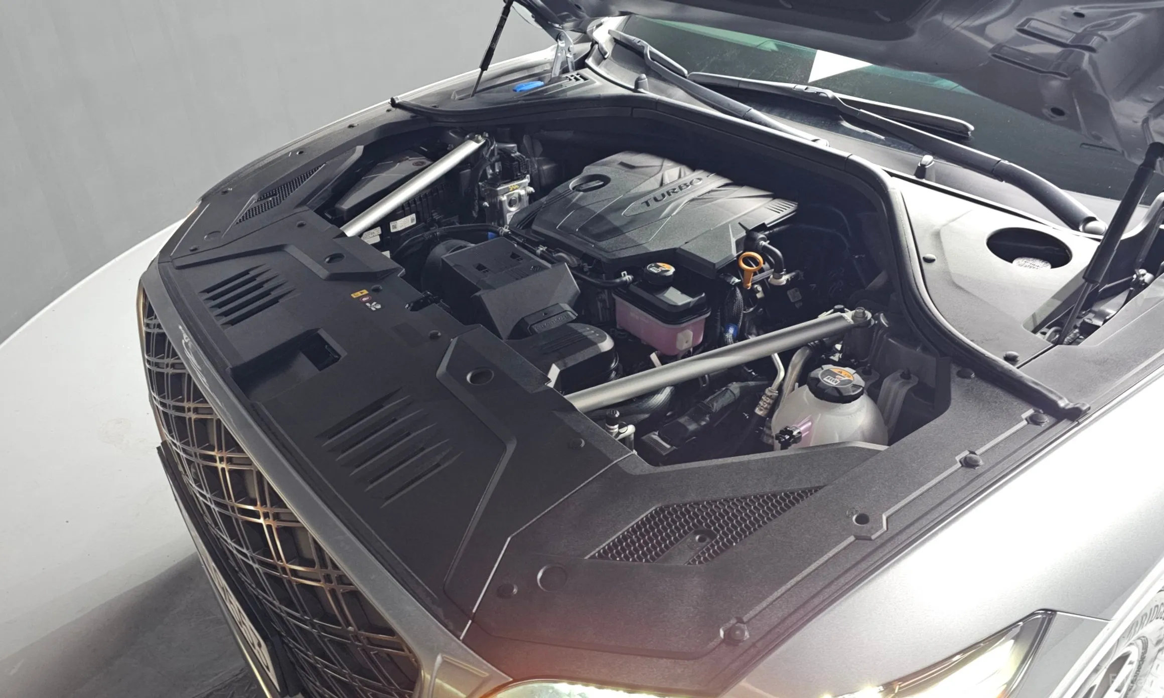 Genesis GV70 превью 6