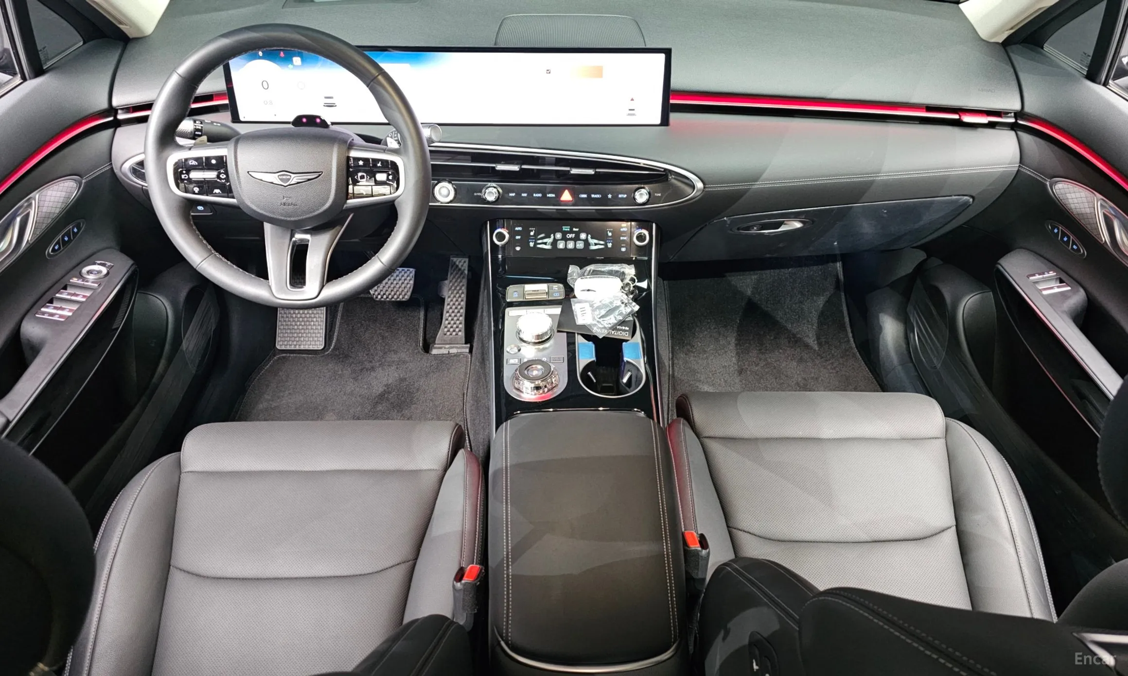 Genesis GV70 превью 7