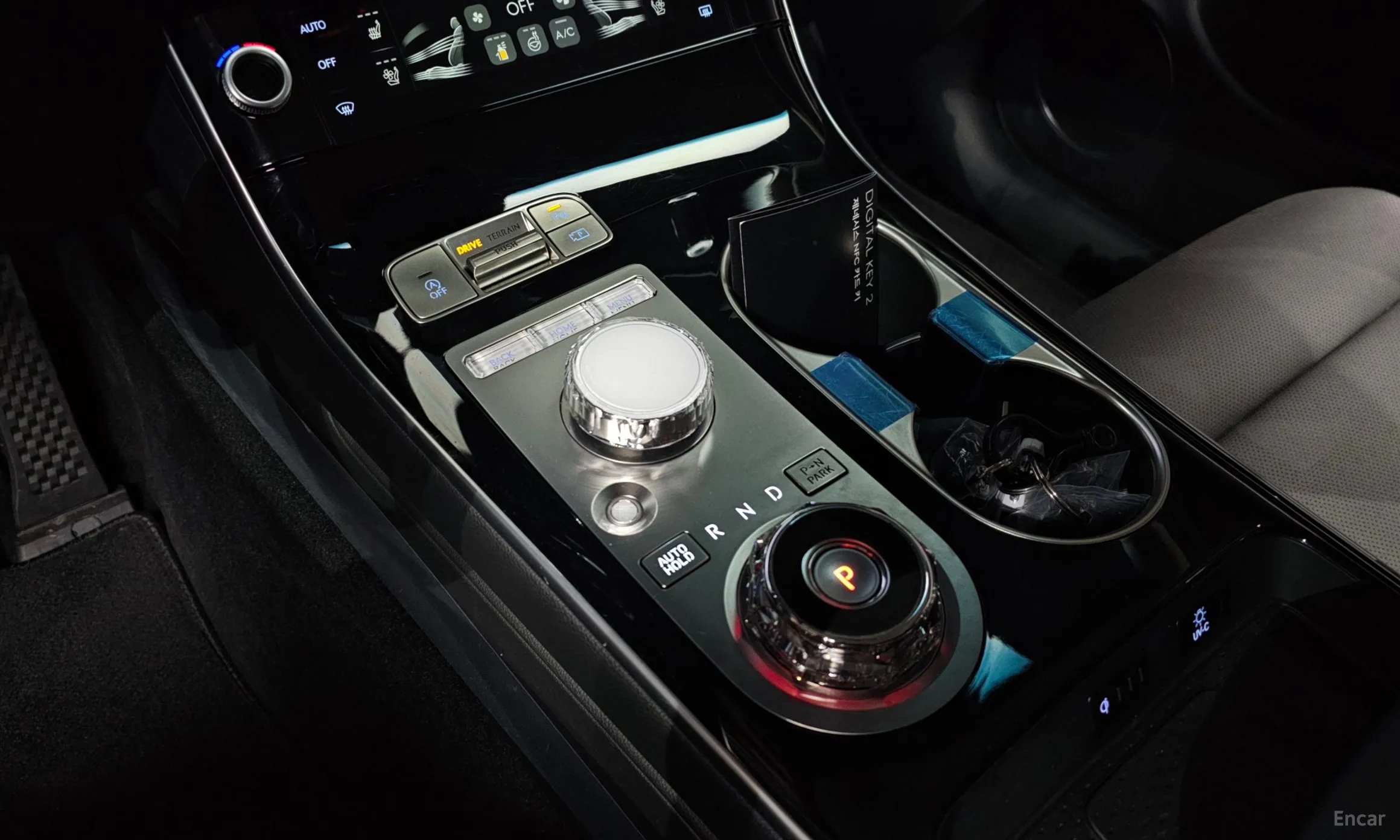 Genesis GV70 превью 9