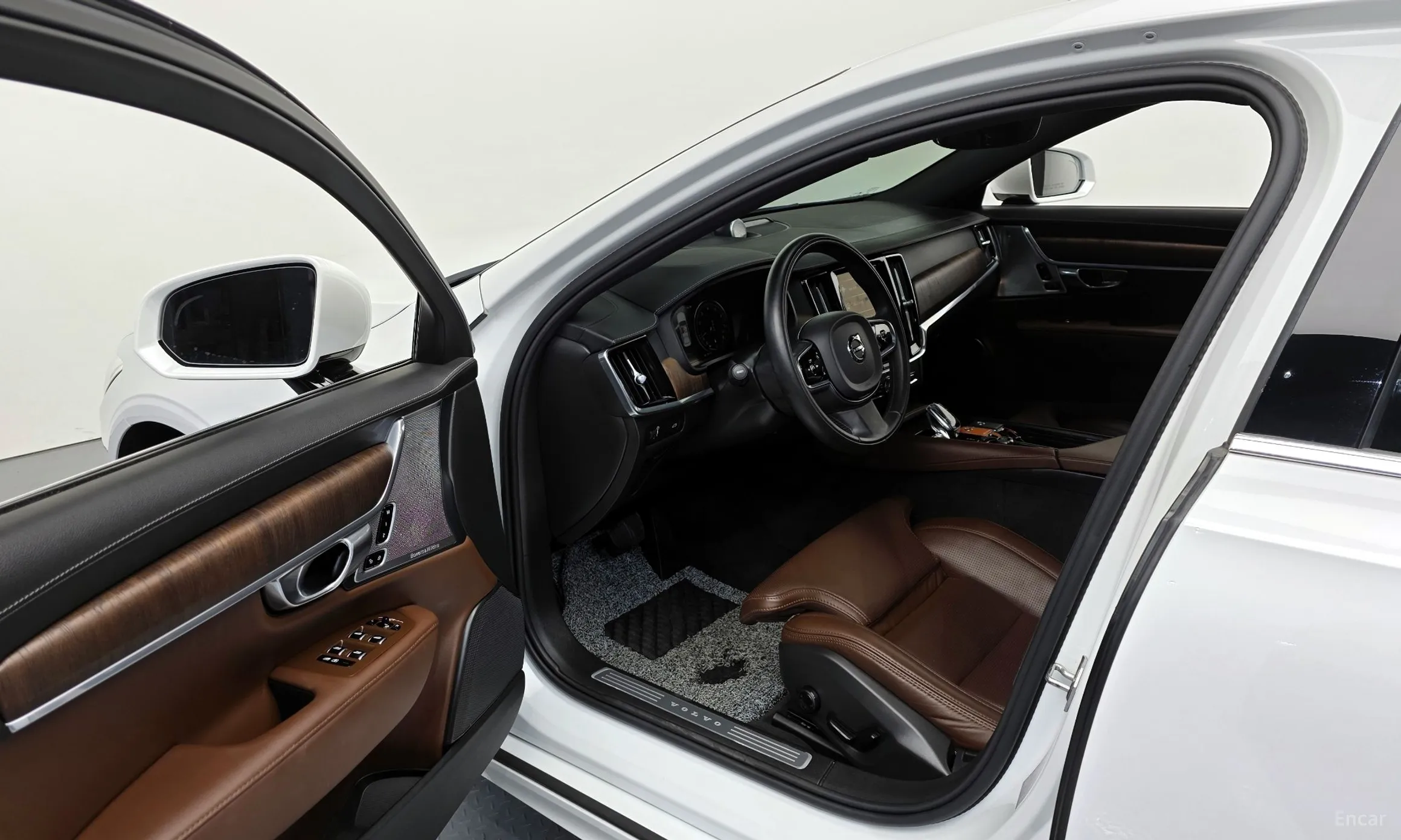Volvo S90 превью 10