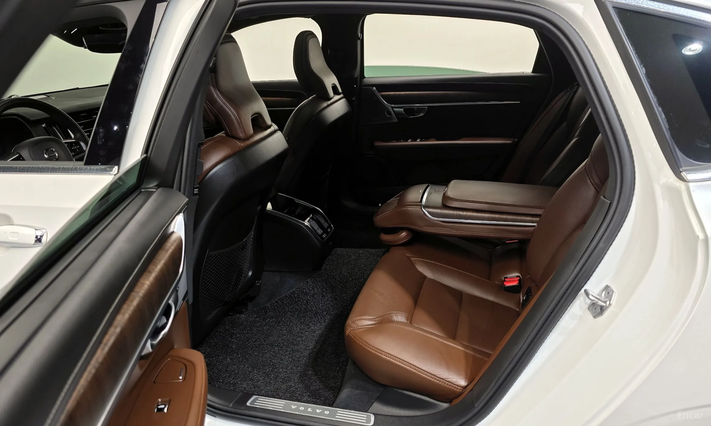Volvo S90 превью 20