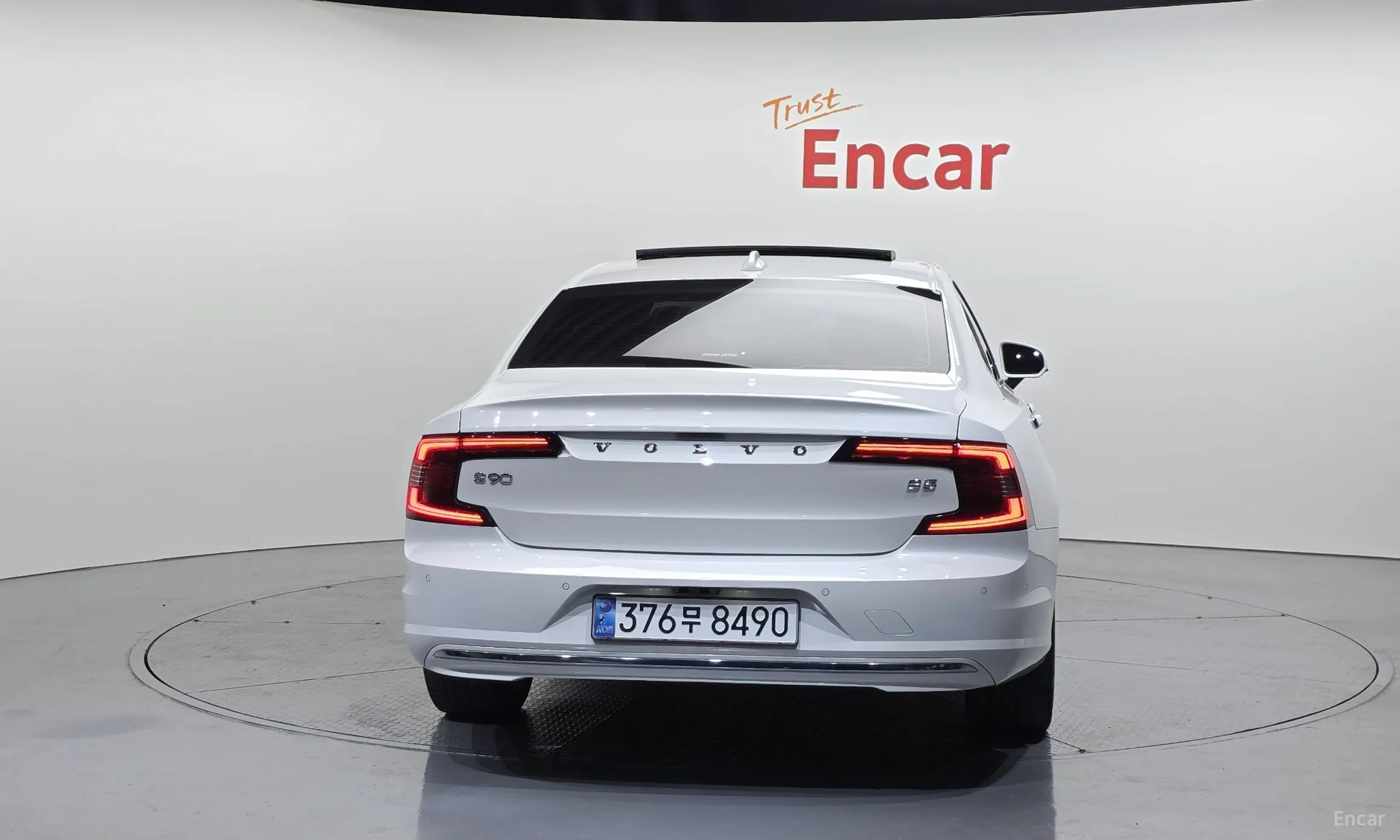 Volvo S90 превью 4