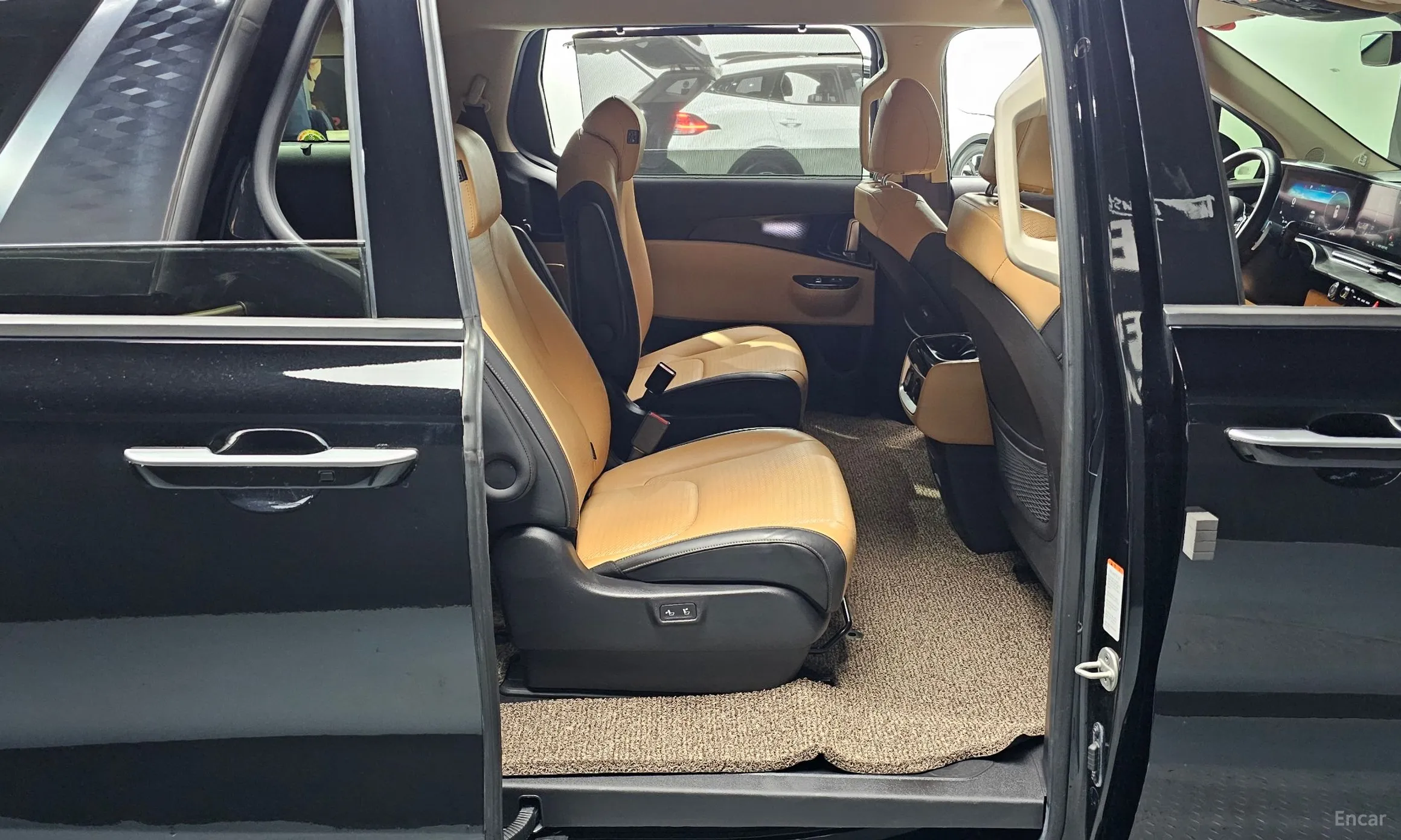 Kia Carnival Gen 4 превью 12