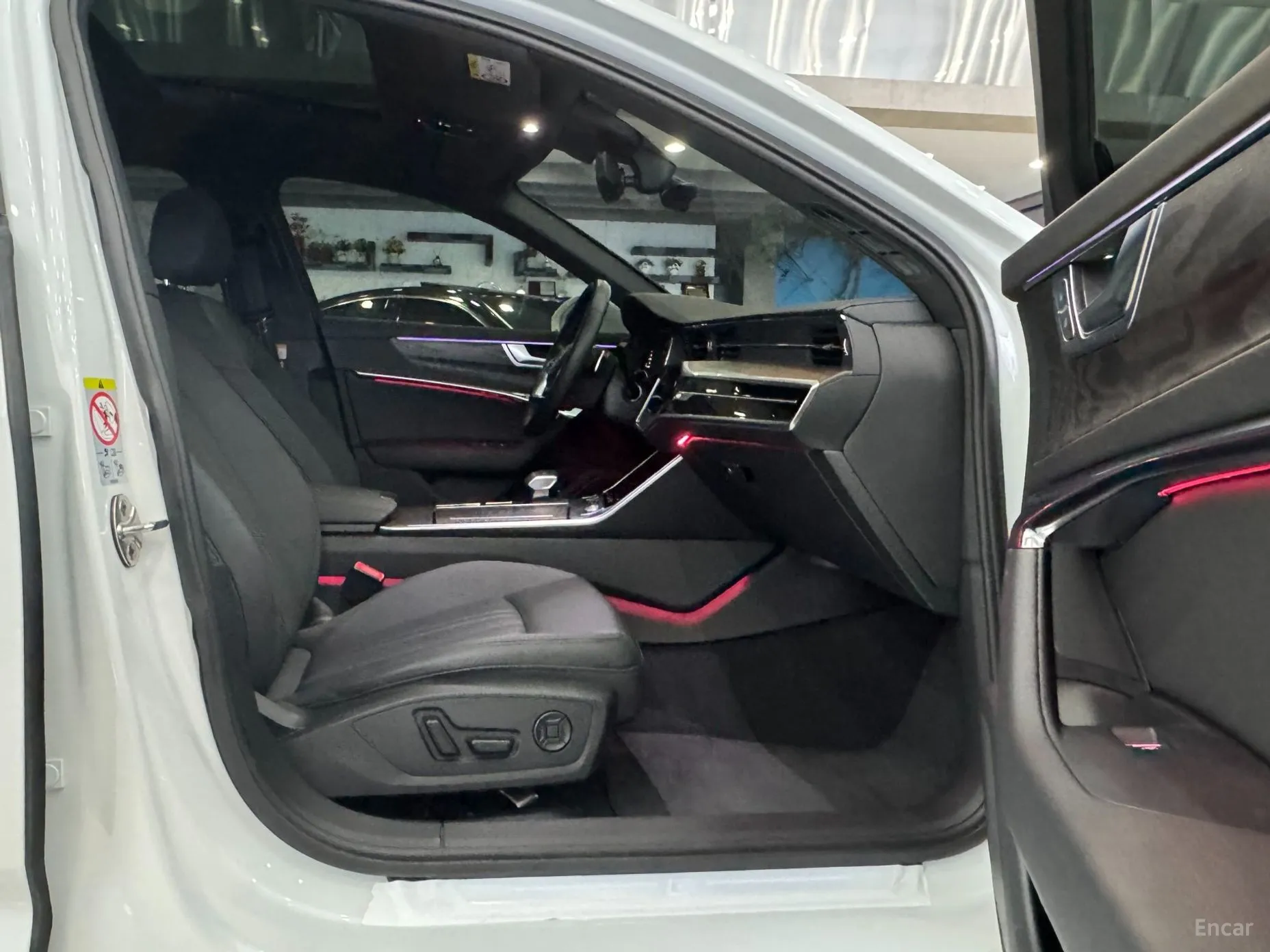 Audi A6 (C8) превью 15