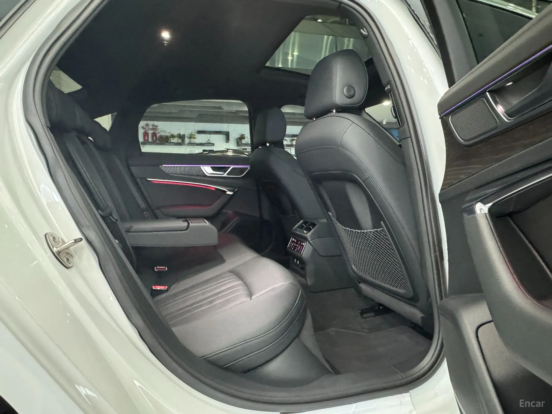 Audi A6 (C8) превью 16