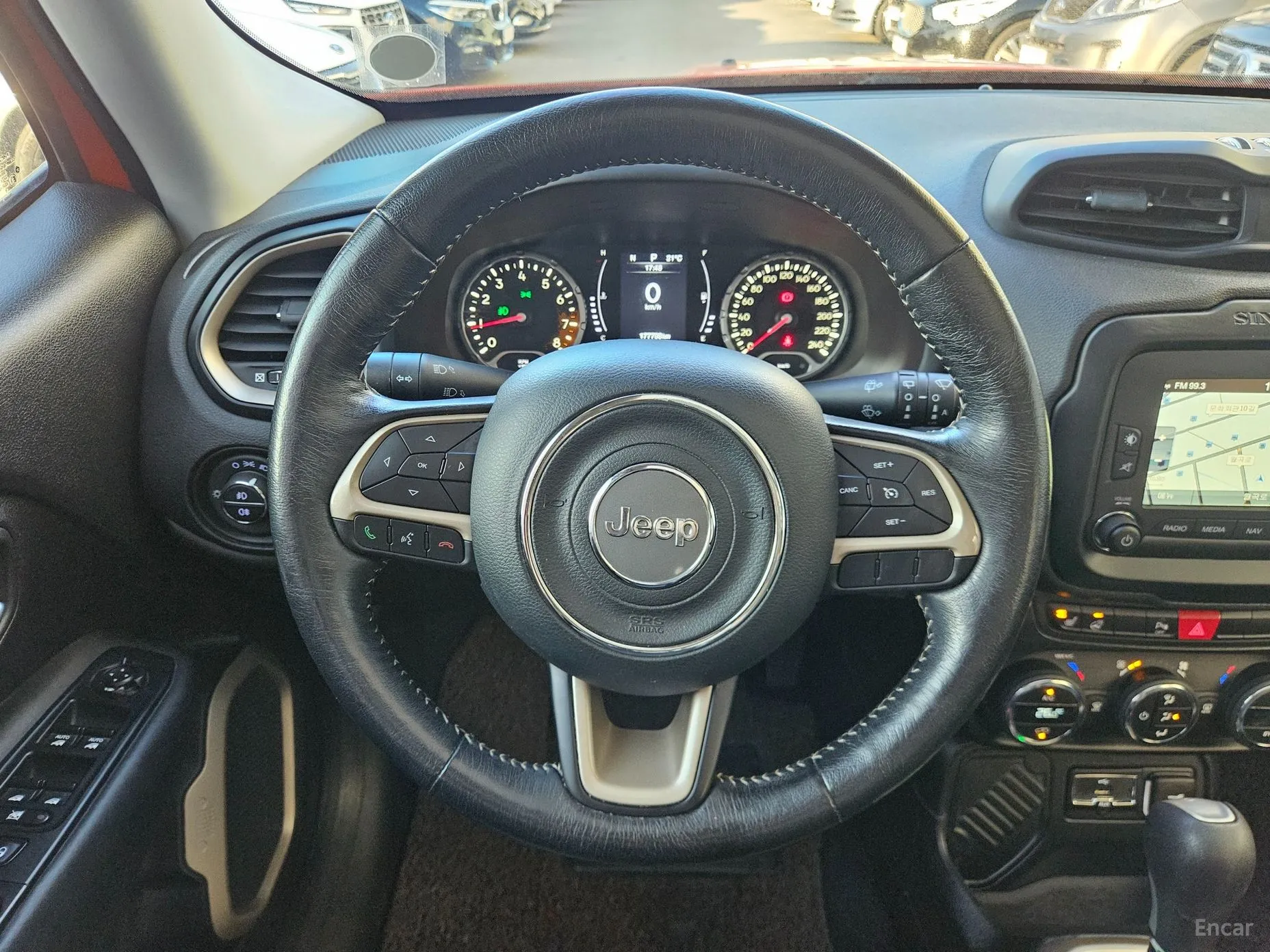 Jeep Renegade превью 12