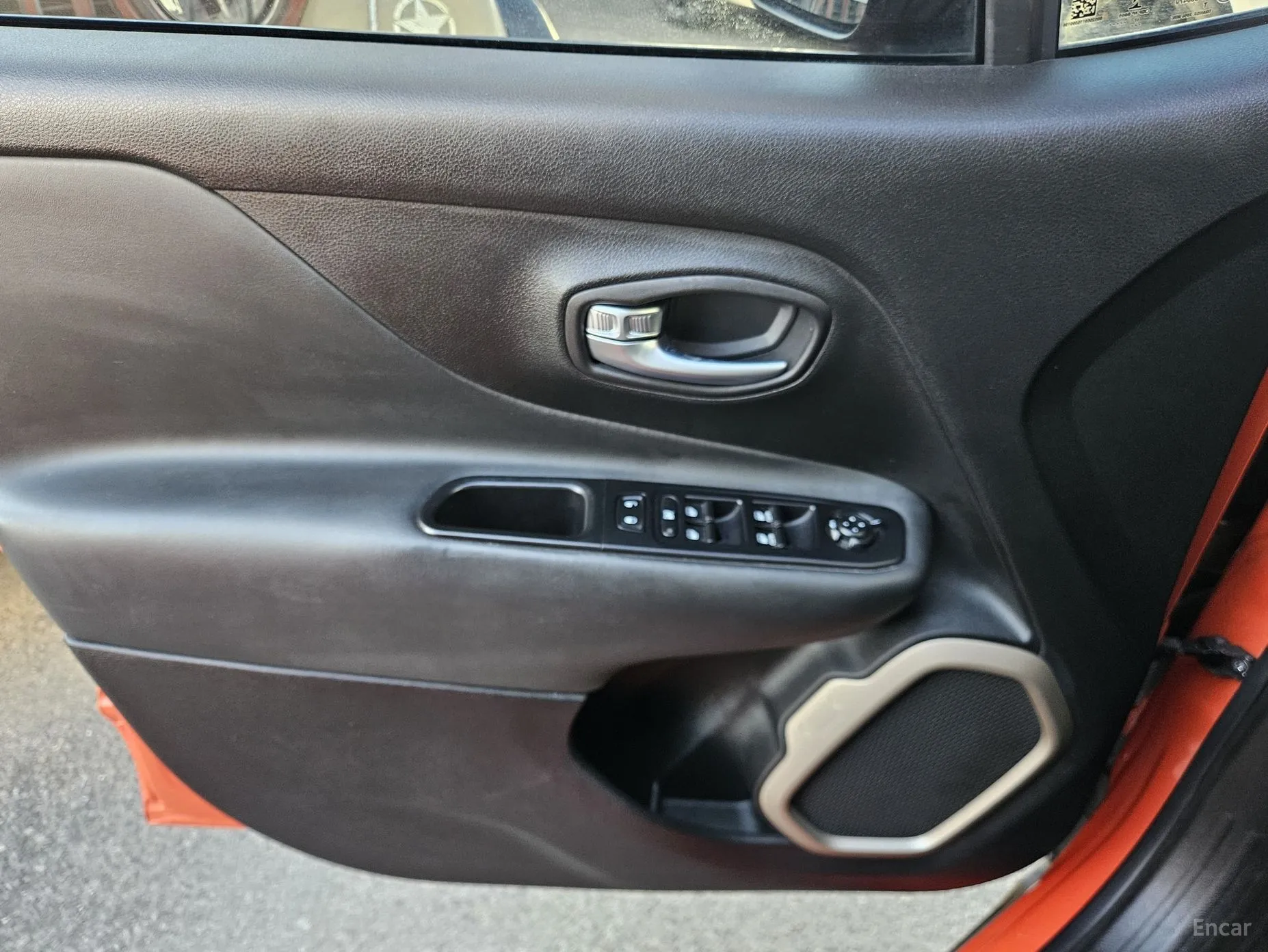 Jeep Renegade превью 16