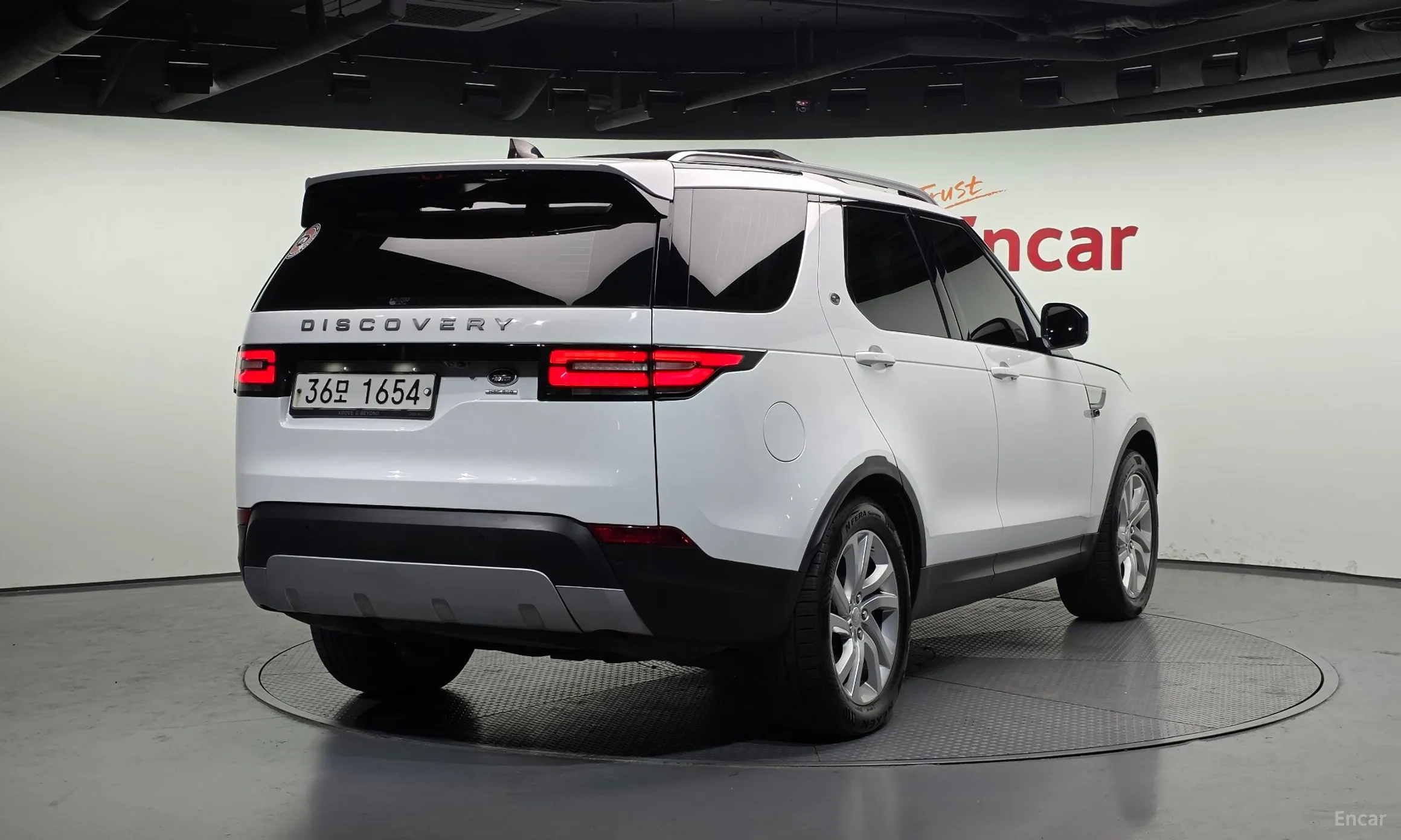 Land Rover Discovery 5 превью 2