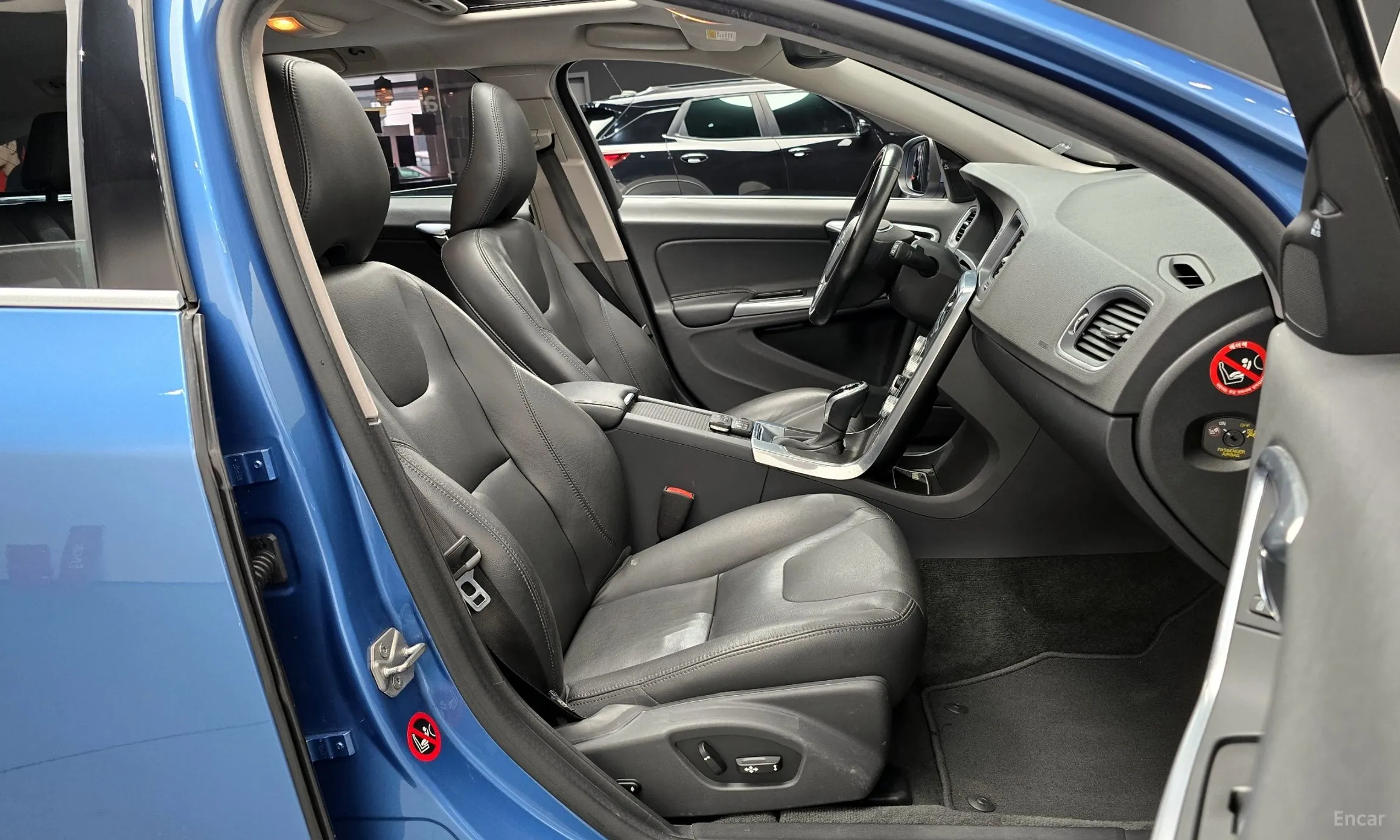 Volvo V60 превью 10