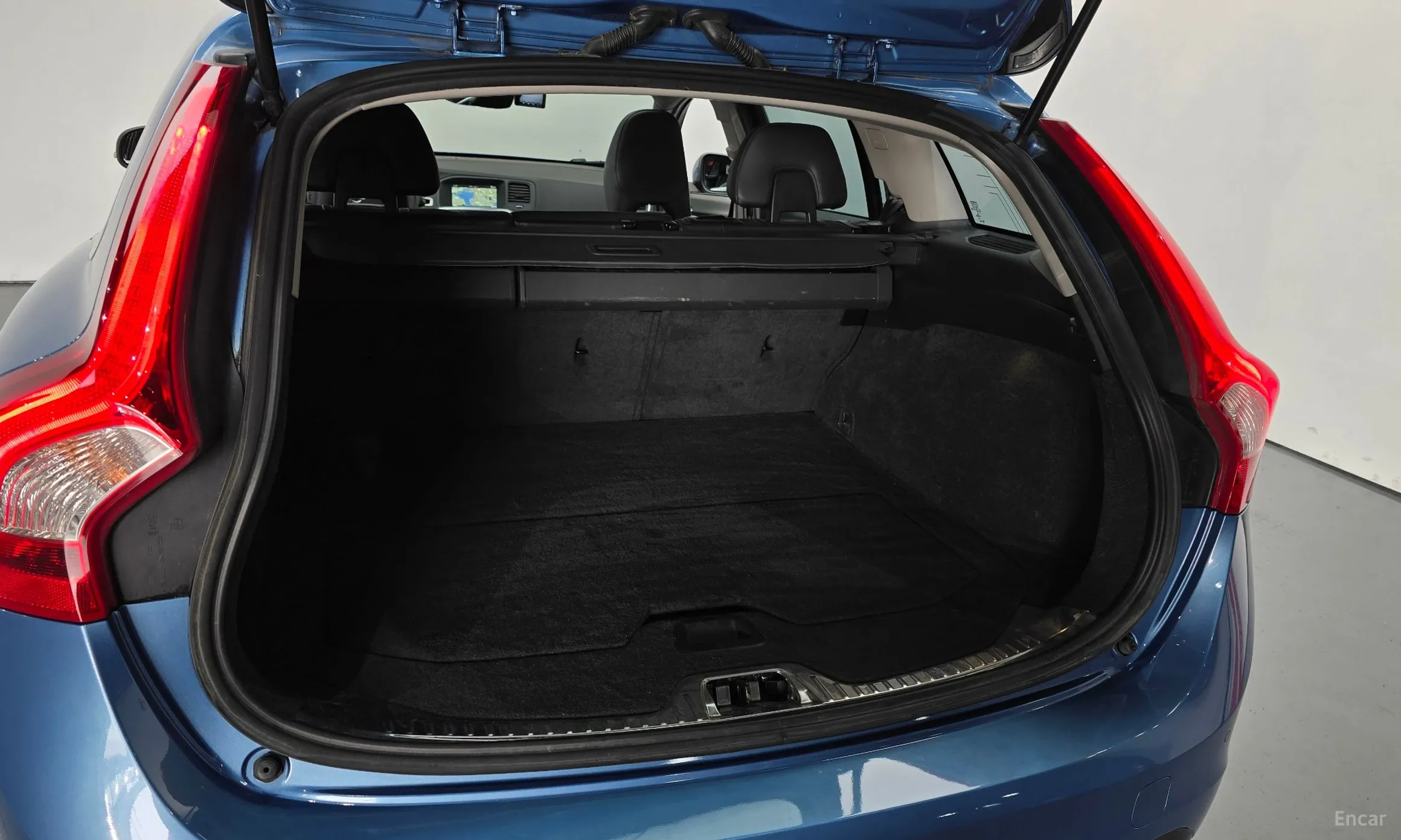 Volvo V60 превью 20