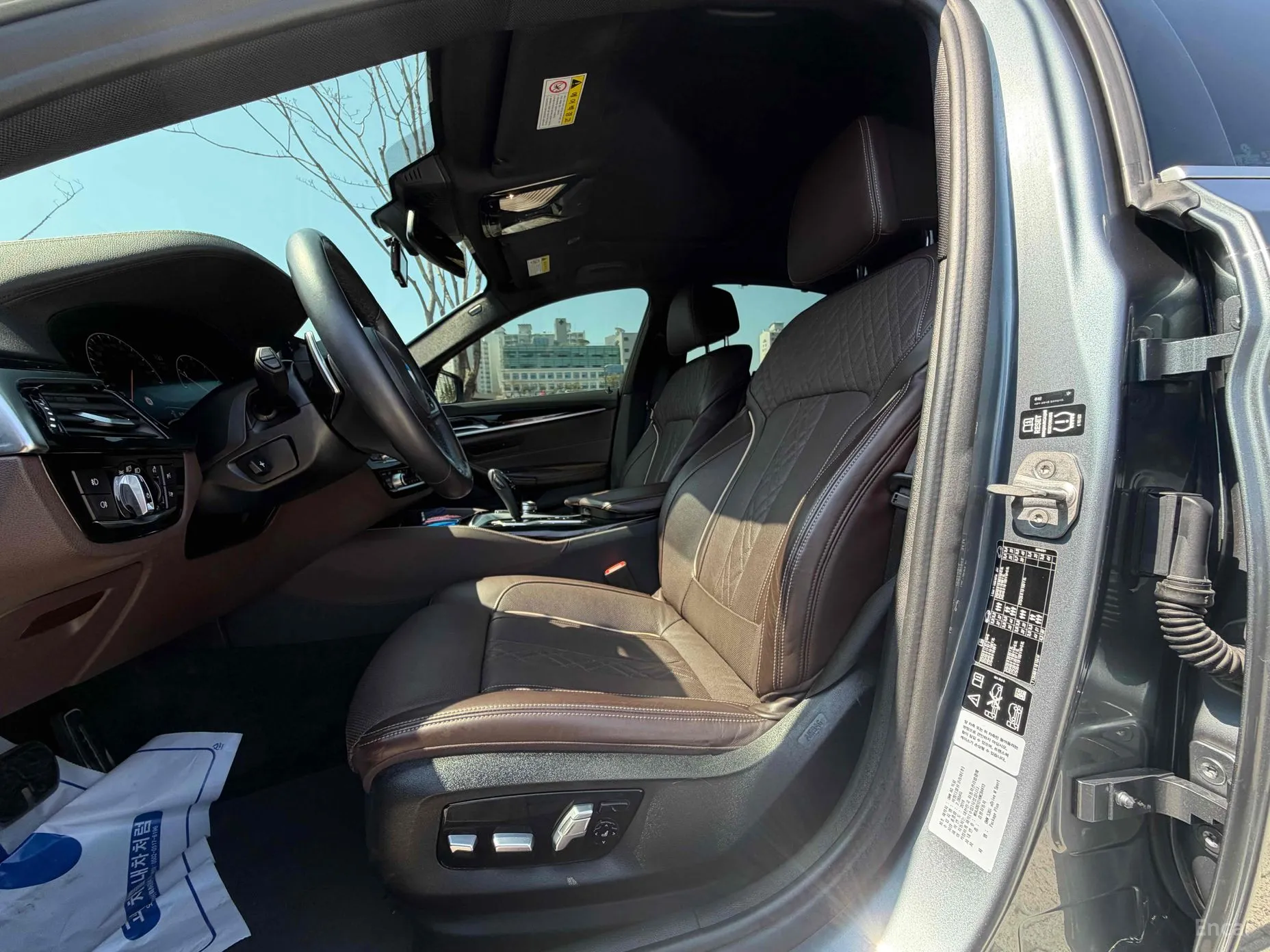 BMW 5 Series (G30) превью 10