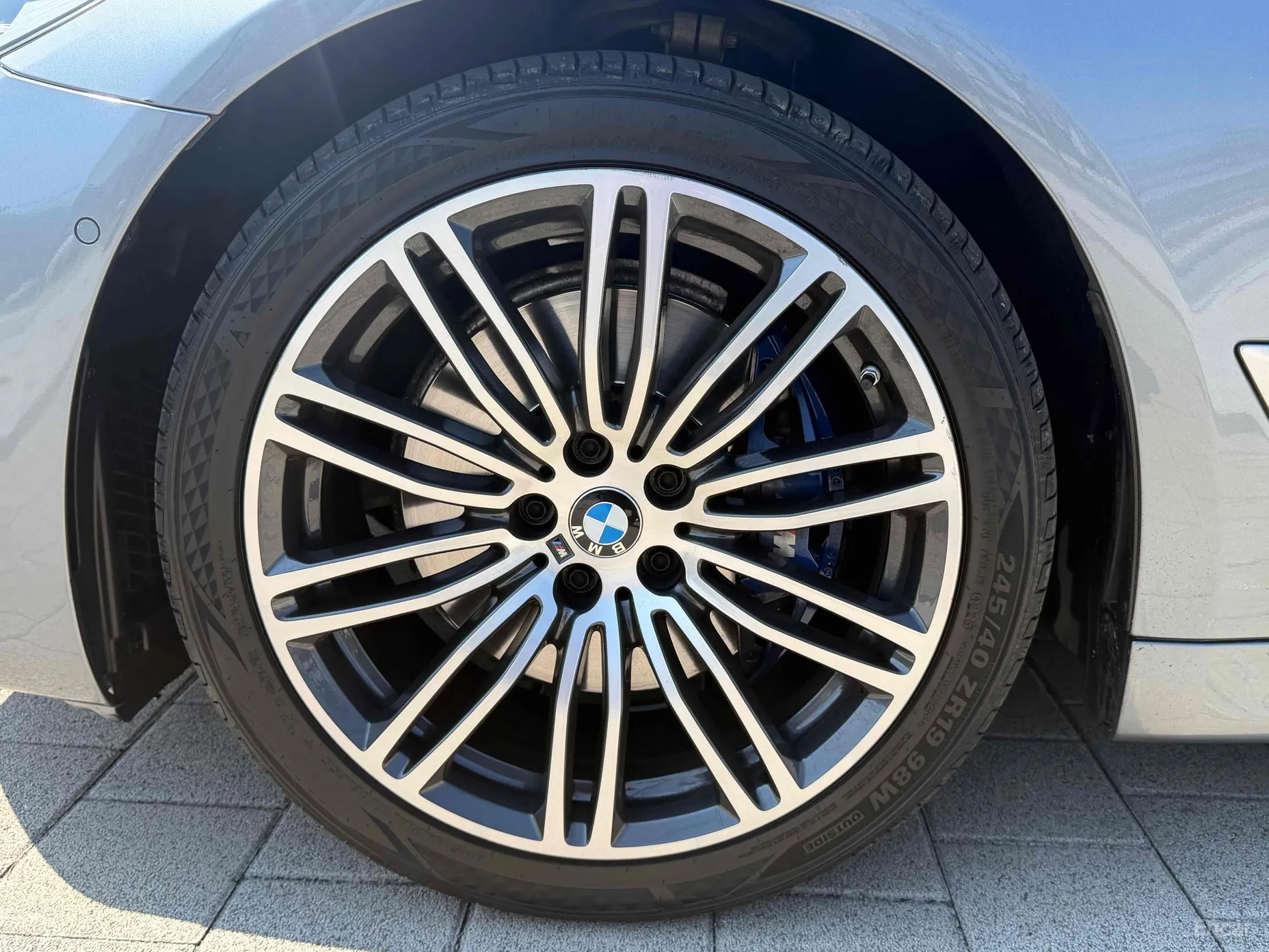 BMW 5 Series (G30) превью 5