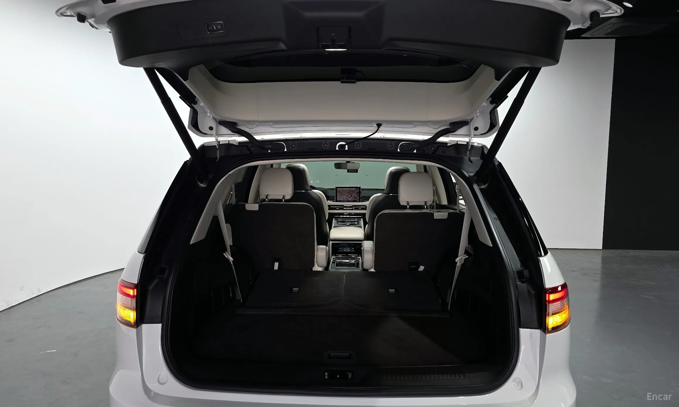 Lincoln Aviator 2nd Generation превью 20