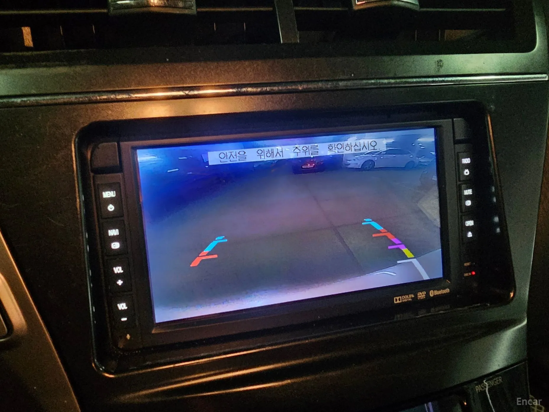 Toyota Prius V превью 13