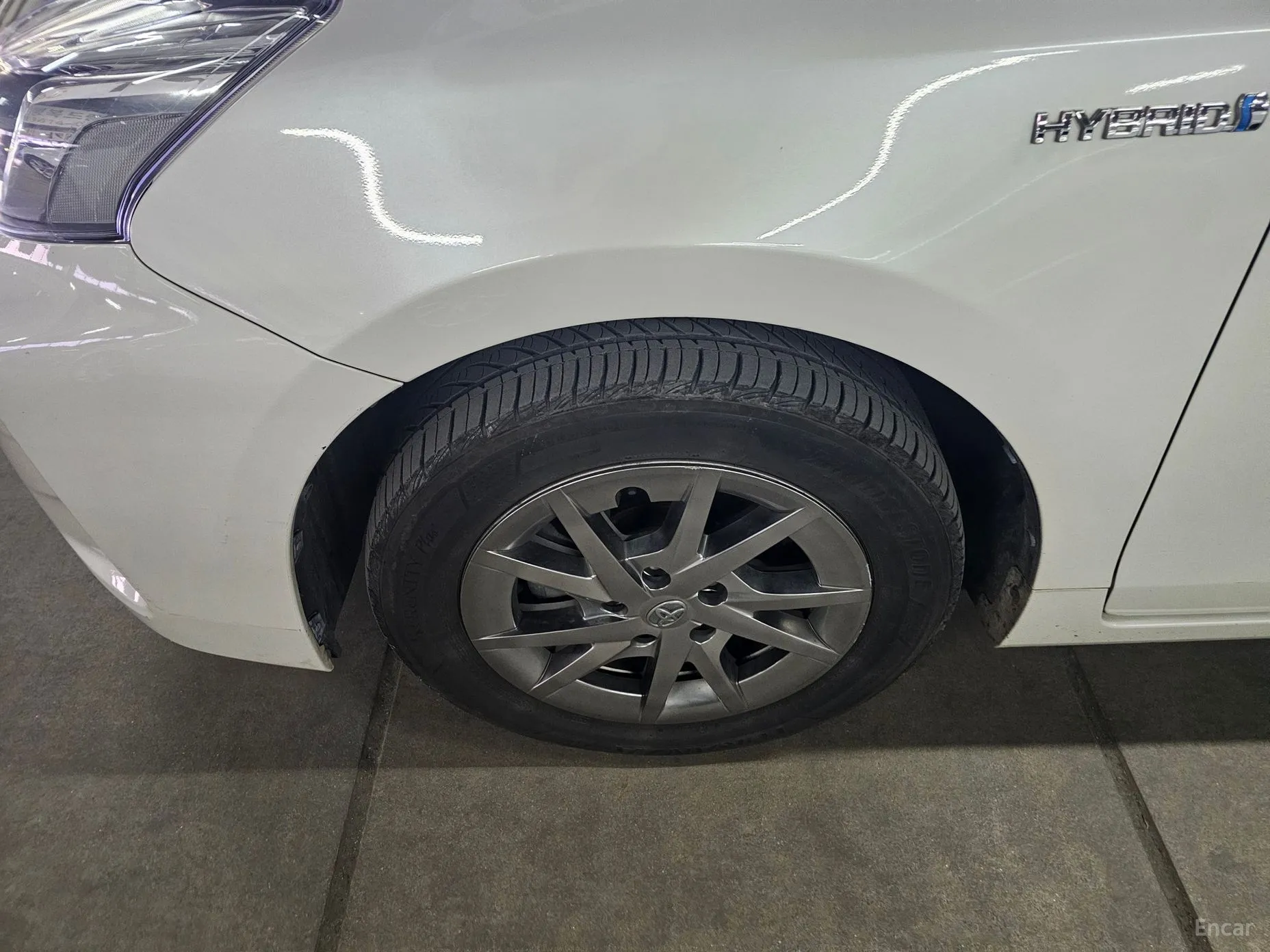 Toyota Prius V превью 3