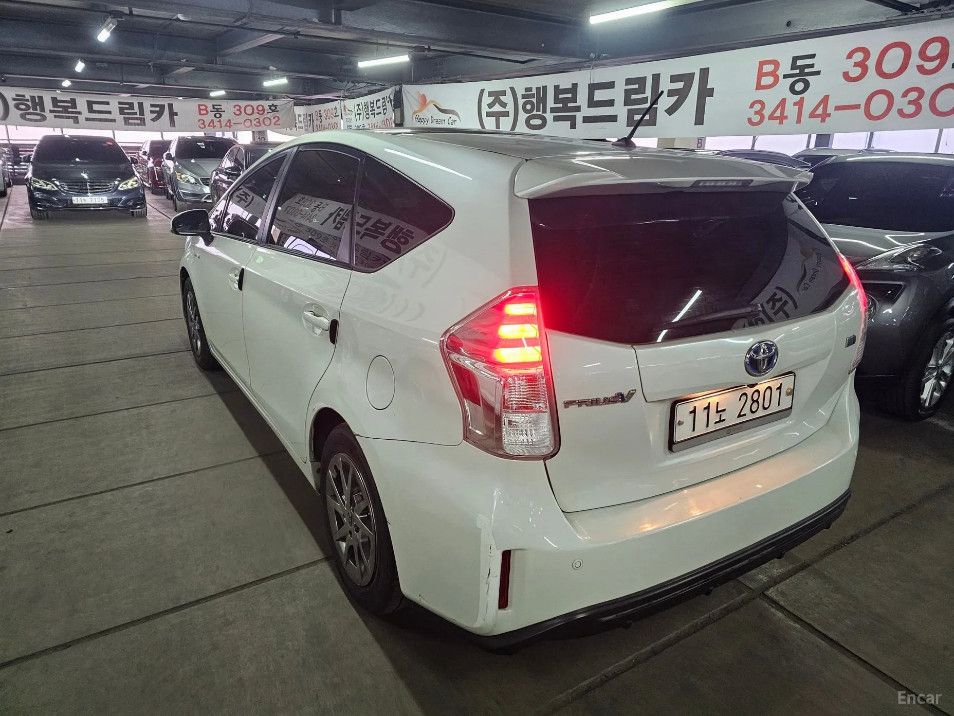 Toyota Prius V превью 6