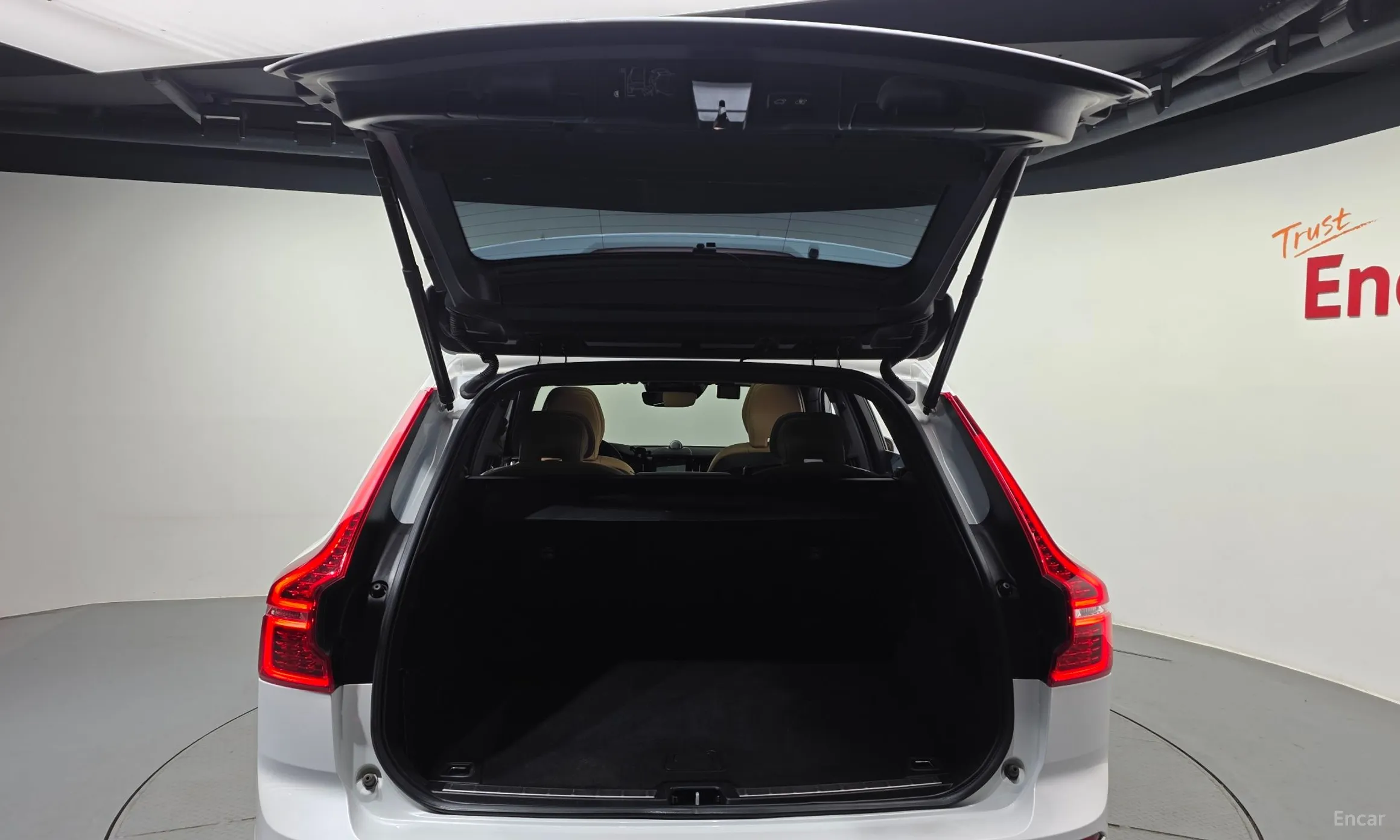 Volvo XC60 Gen 2 превью 20