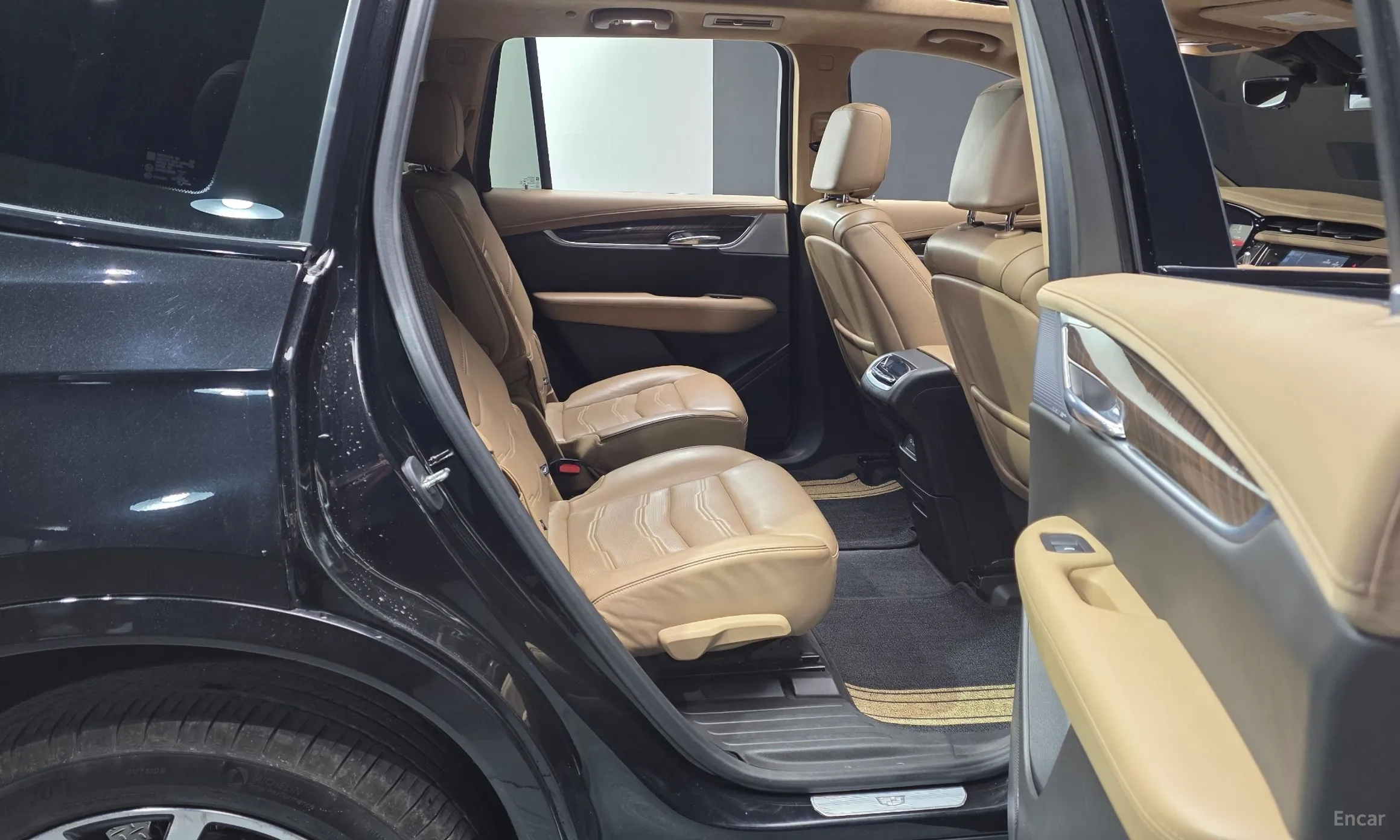Cadillac XT6 превью 12
