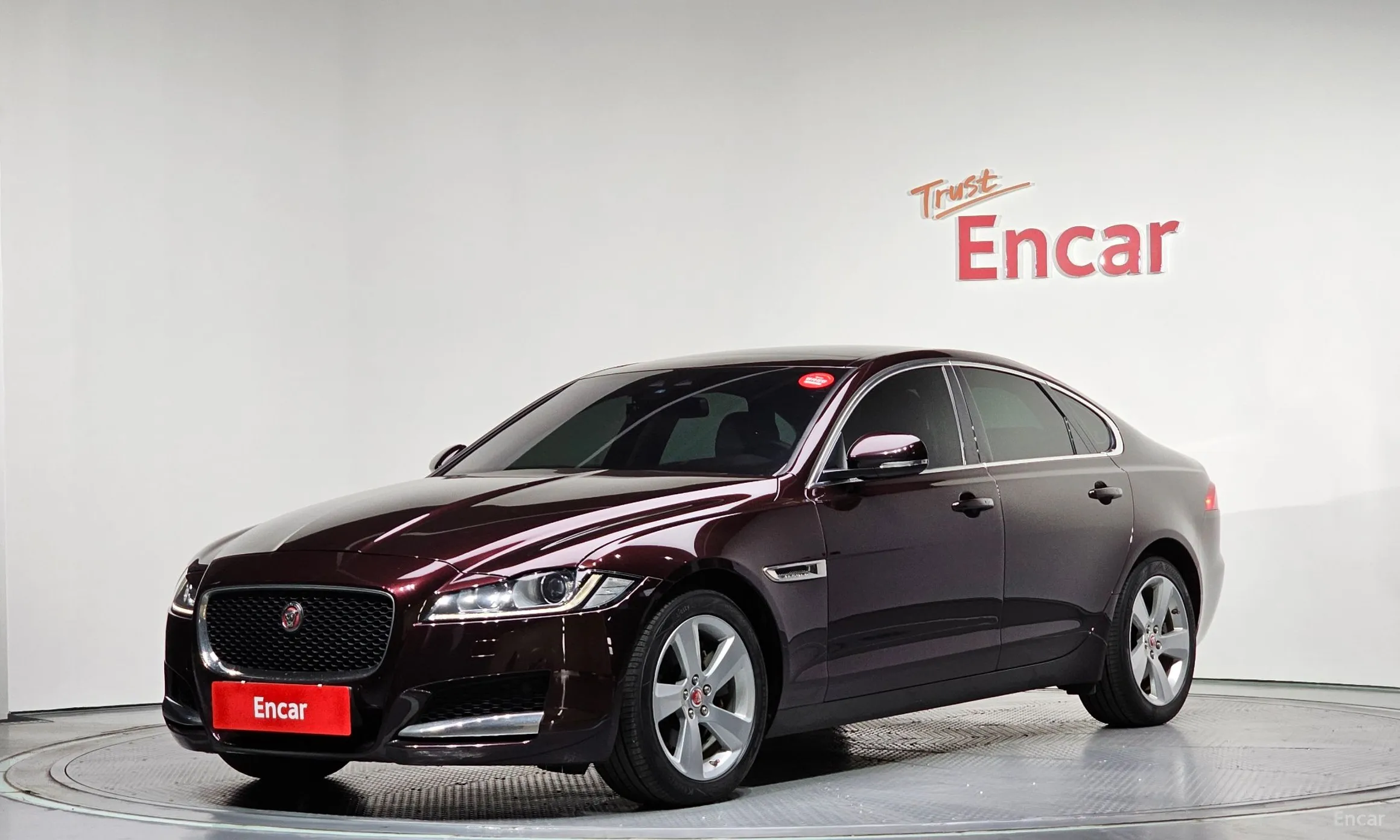 Jaguar XF (x260)