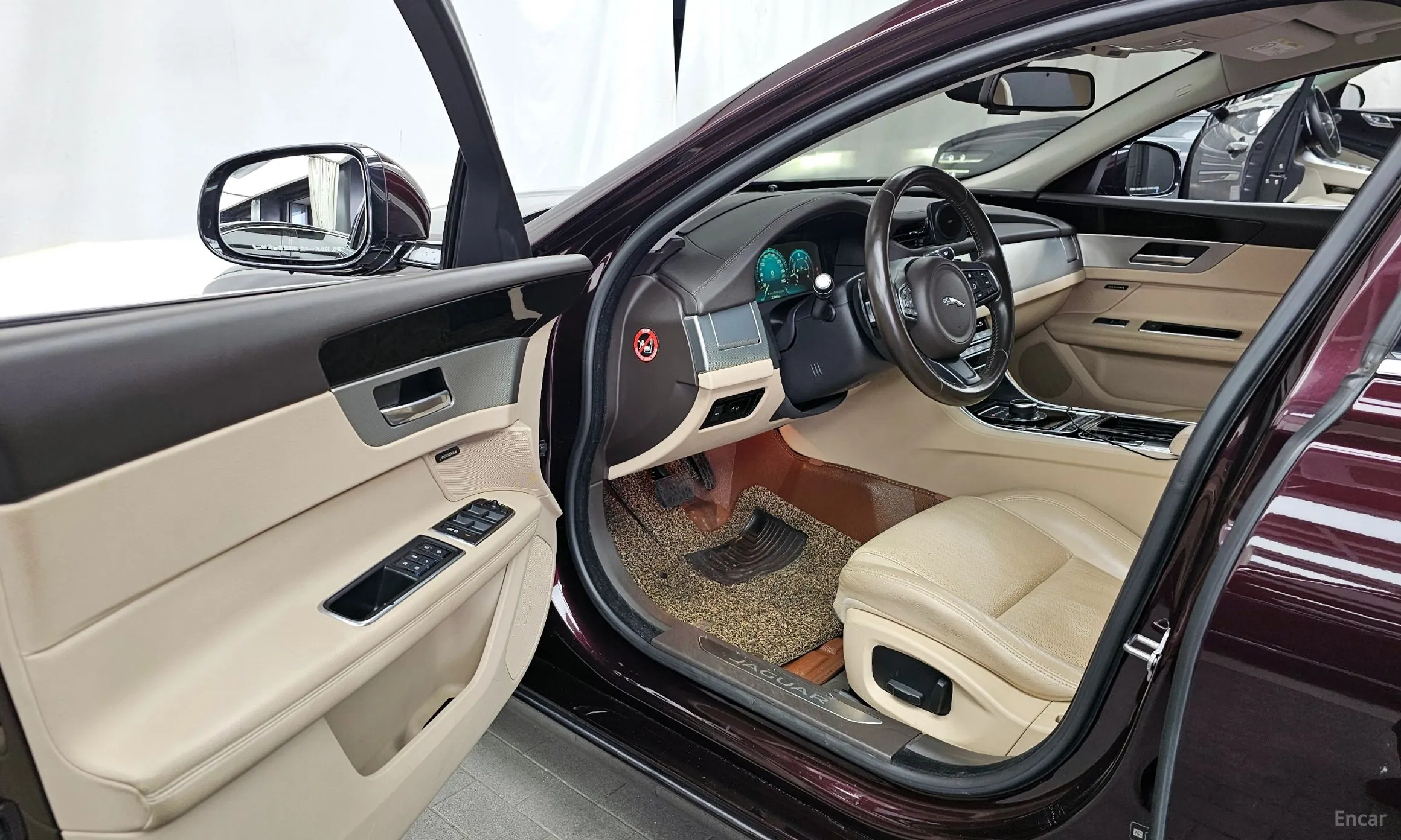 Jaguar XF (x260) превью 10