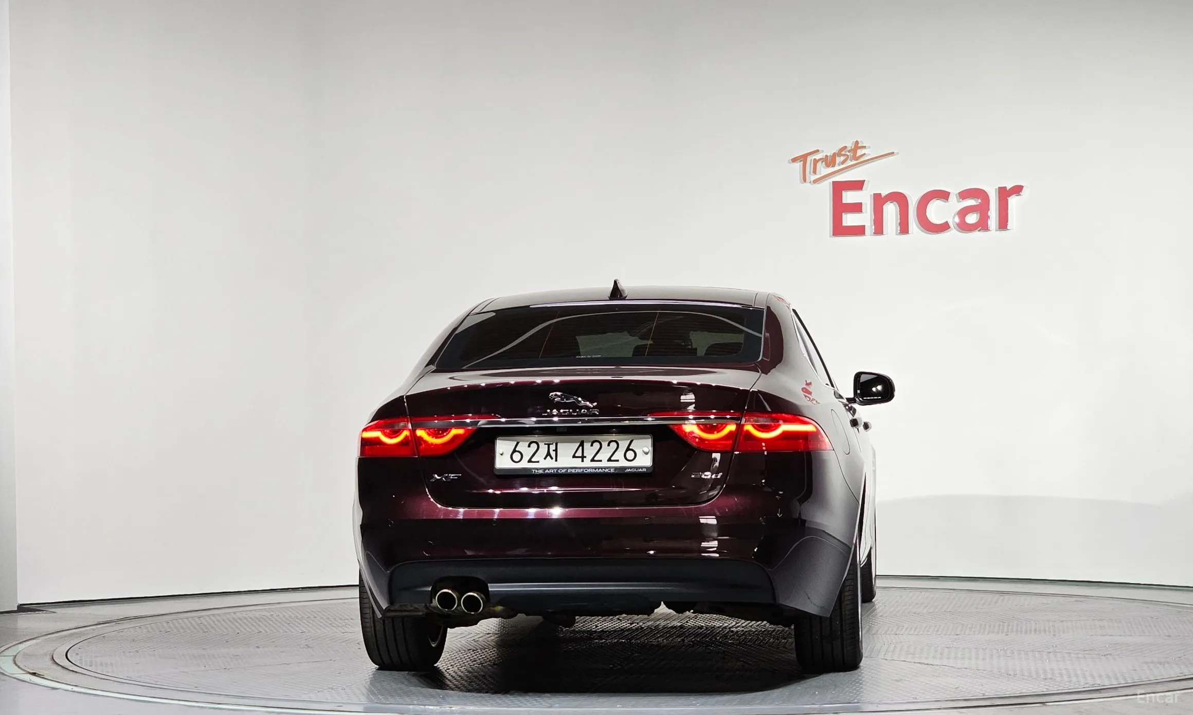 Jaguar XF (x260) превью 4