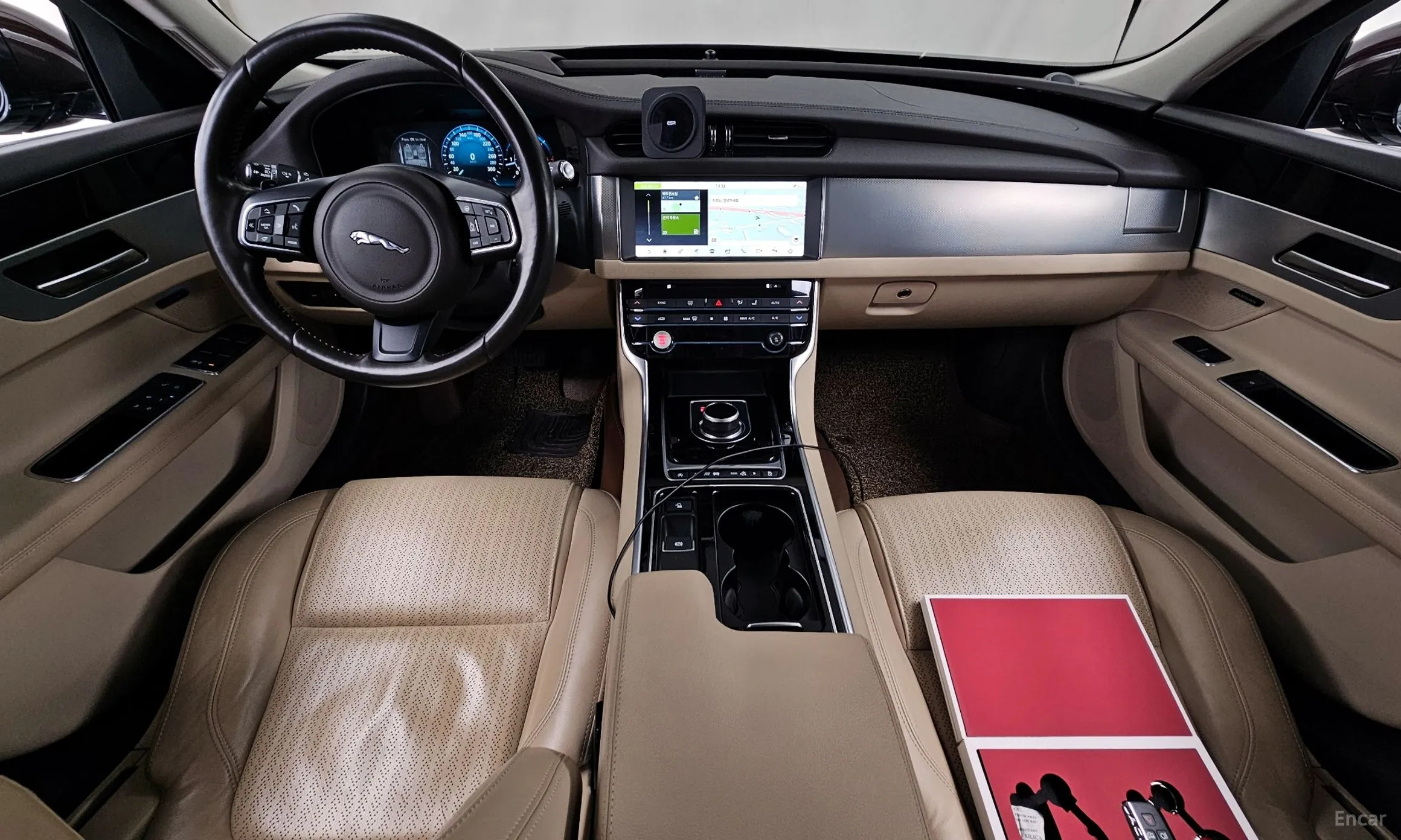 Jaguar XF (x260) превью 7