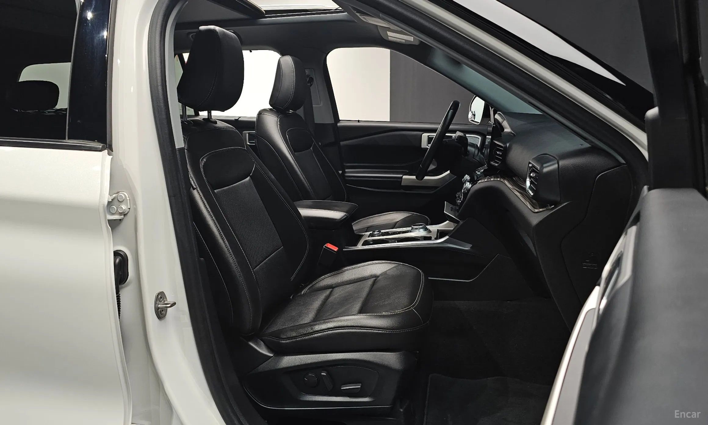 Ford Explorer 6th Generation превью 10