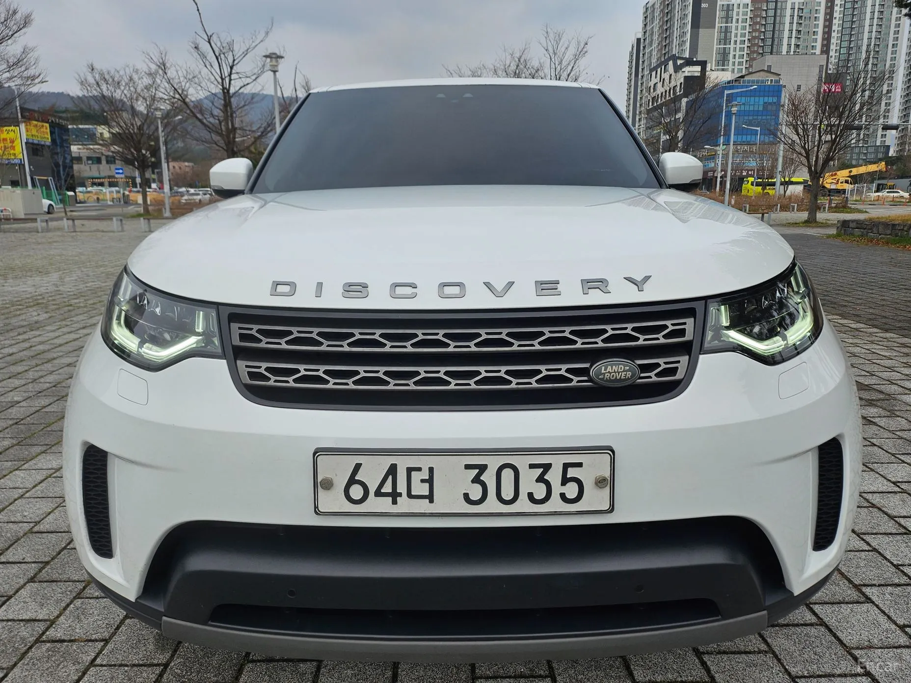 Land Rover Discovery 5