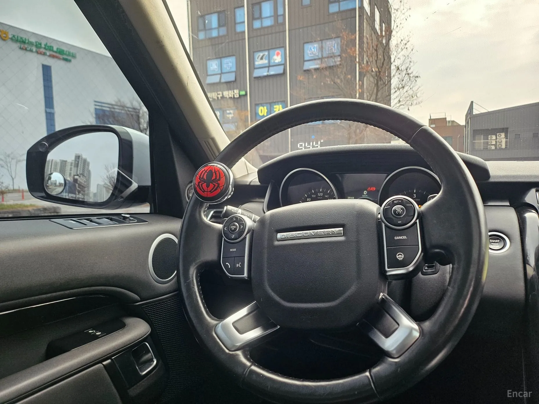 Land Rover Discovery 5 превью 16